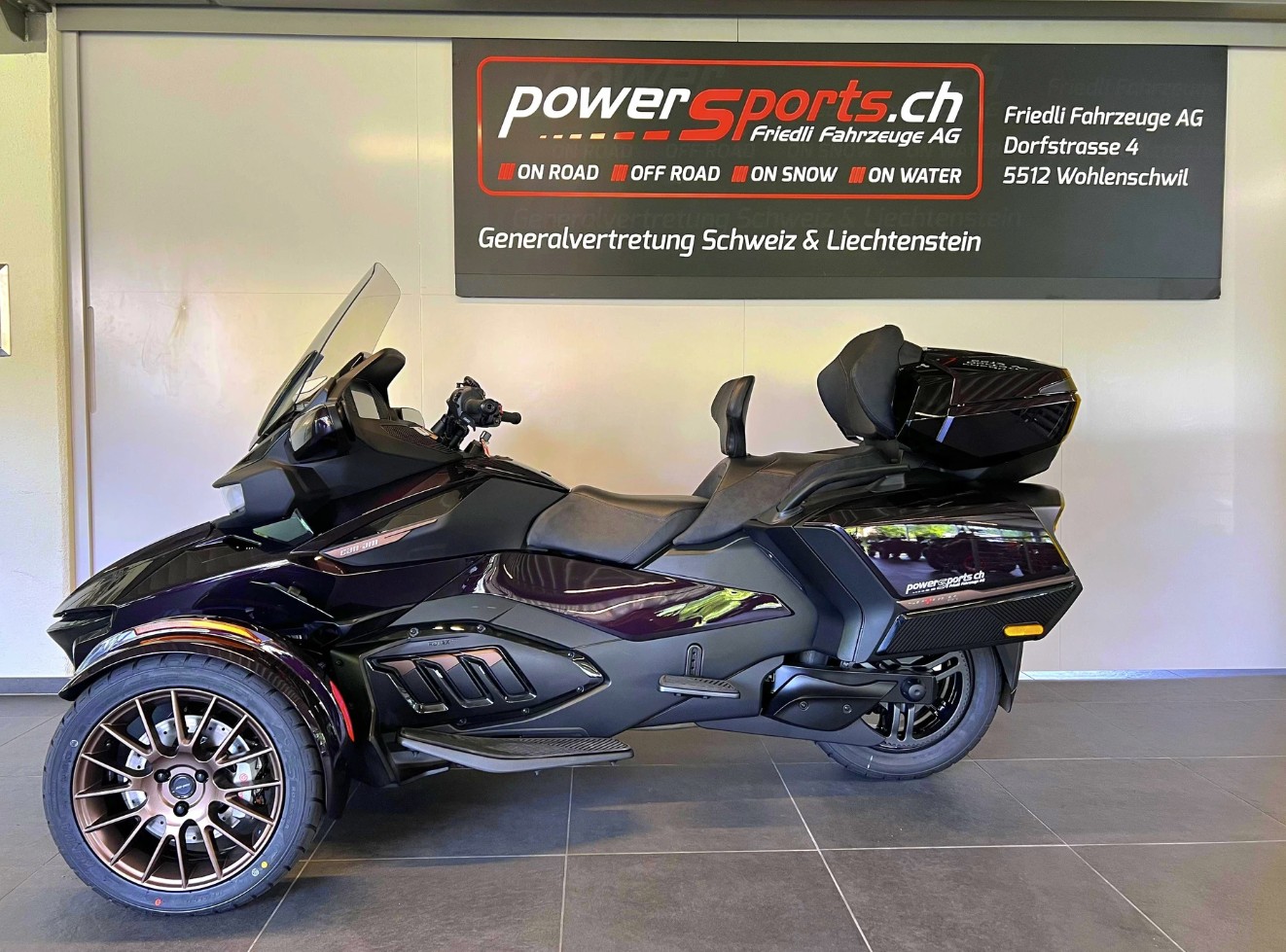 CAN-AM Spyder RT-LTD Sea Sky Edition SE6-showroom-element-3