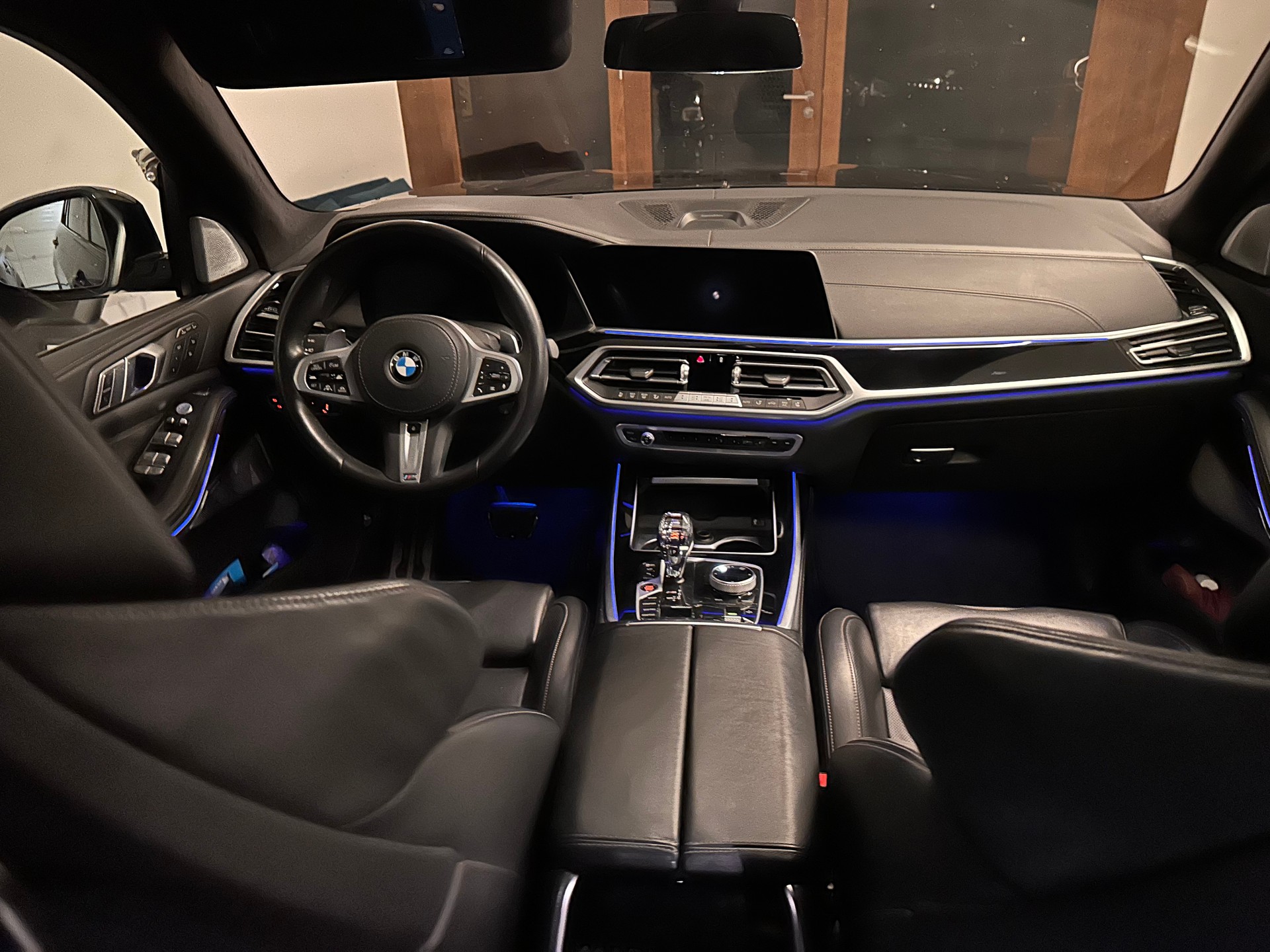 BMW M50i-image-3