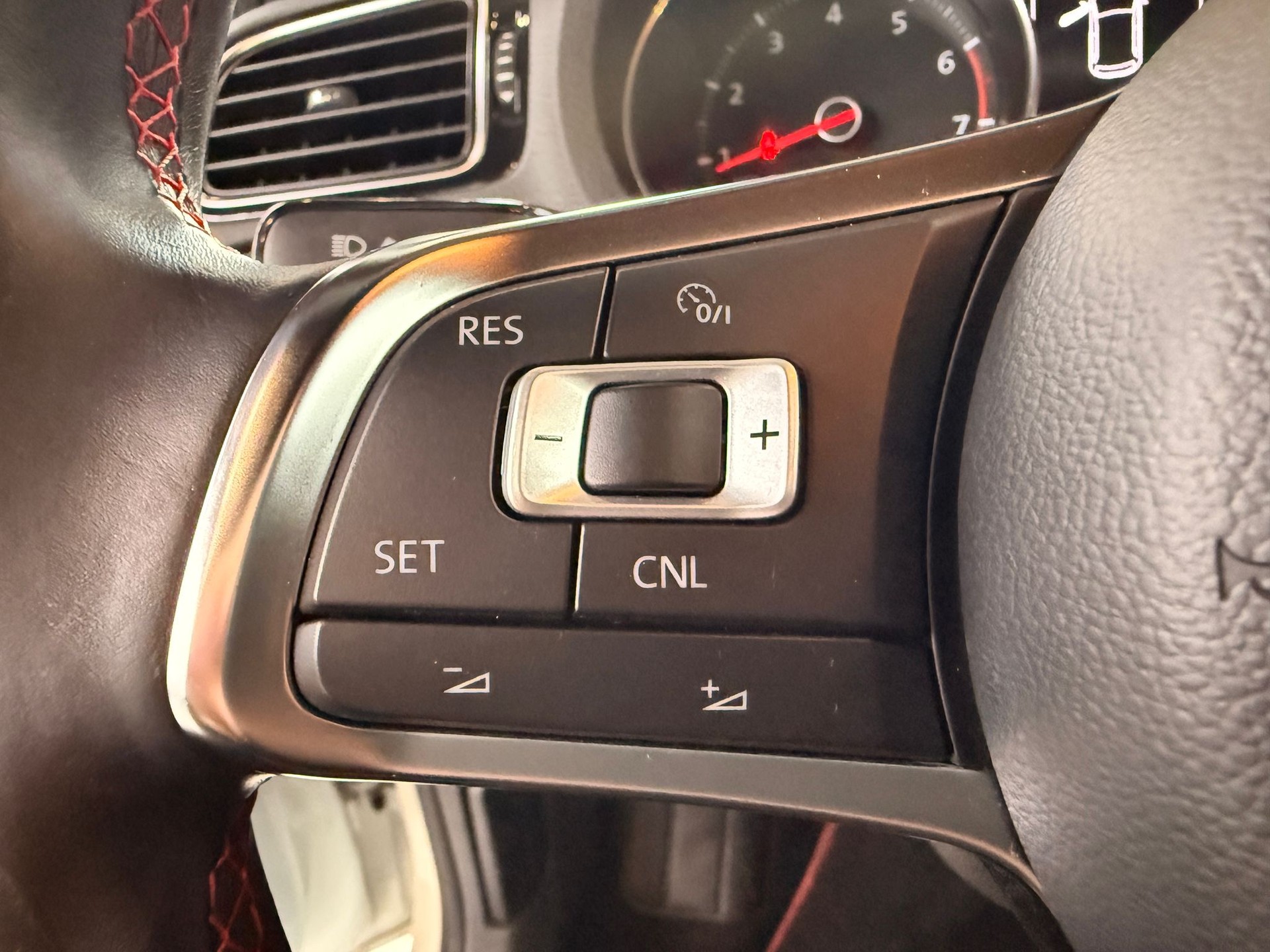 VW Polo 1.8 TSI GTI DSG-image-18