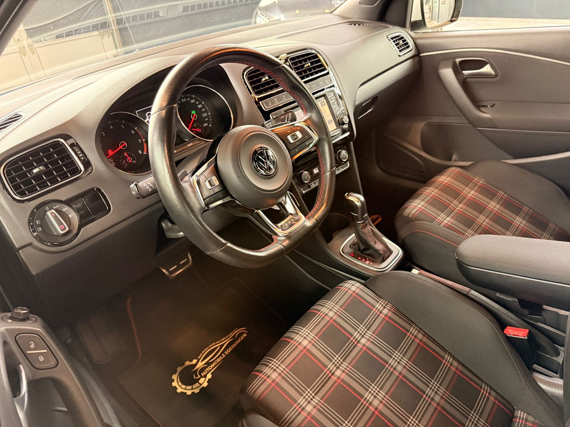 VW Polo 1.8 TSI GTI DSG-image-8