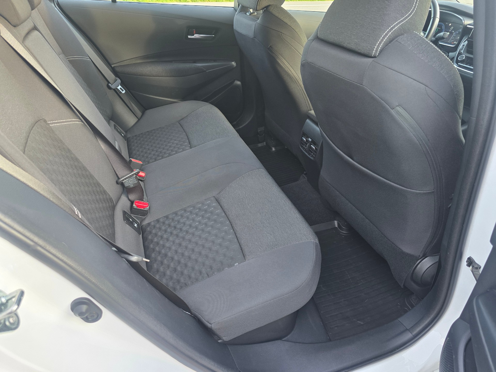 TOYOTA Corolla Touring Sports 1.8 HSD Comfort e-CVT-image-9