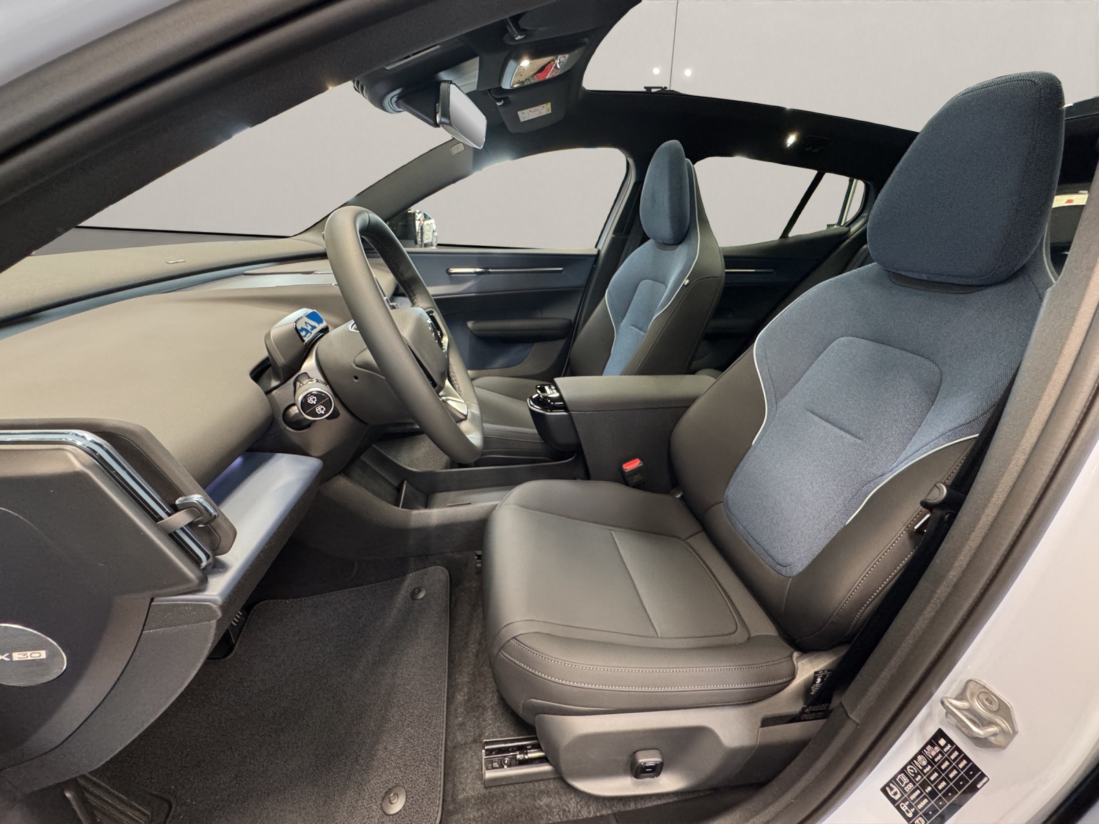 VOLVO EX30 CC E60 Twin Performance AWD-image-9