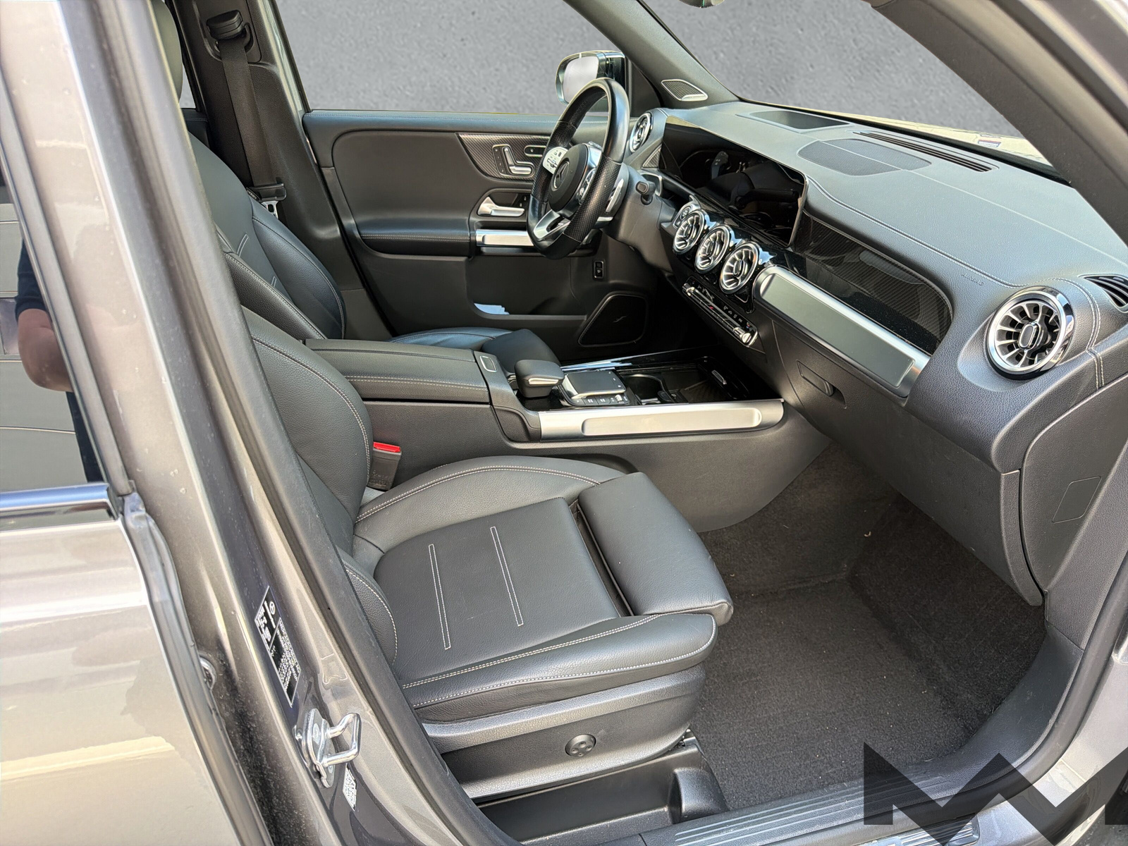 MERCEDES-BENZ GLB 220 d 4Matic AMG Line 8G | CH-Fahrzeug | Gratis Service-image-11