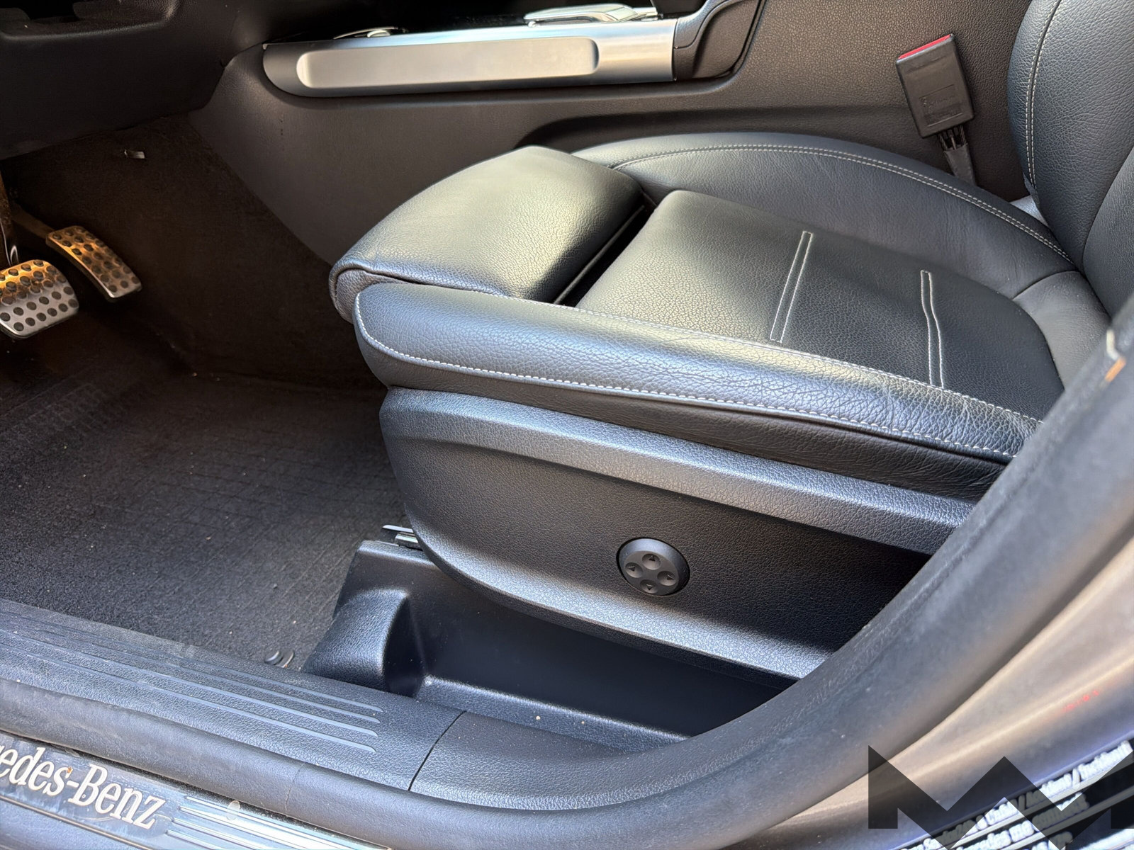 MERCEDES-BENZ GLB 220 d 4Matic AMG Line 8G | CH-Fahrzeug | Gratis Service-image-12