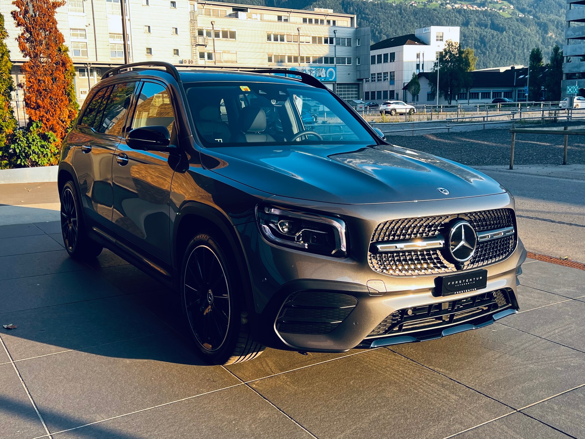 MERCEDES-BENZ GLB 220 d 4Matic AMG Line 8G | CH-Fahrzeug | Gratis Service-image-2