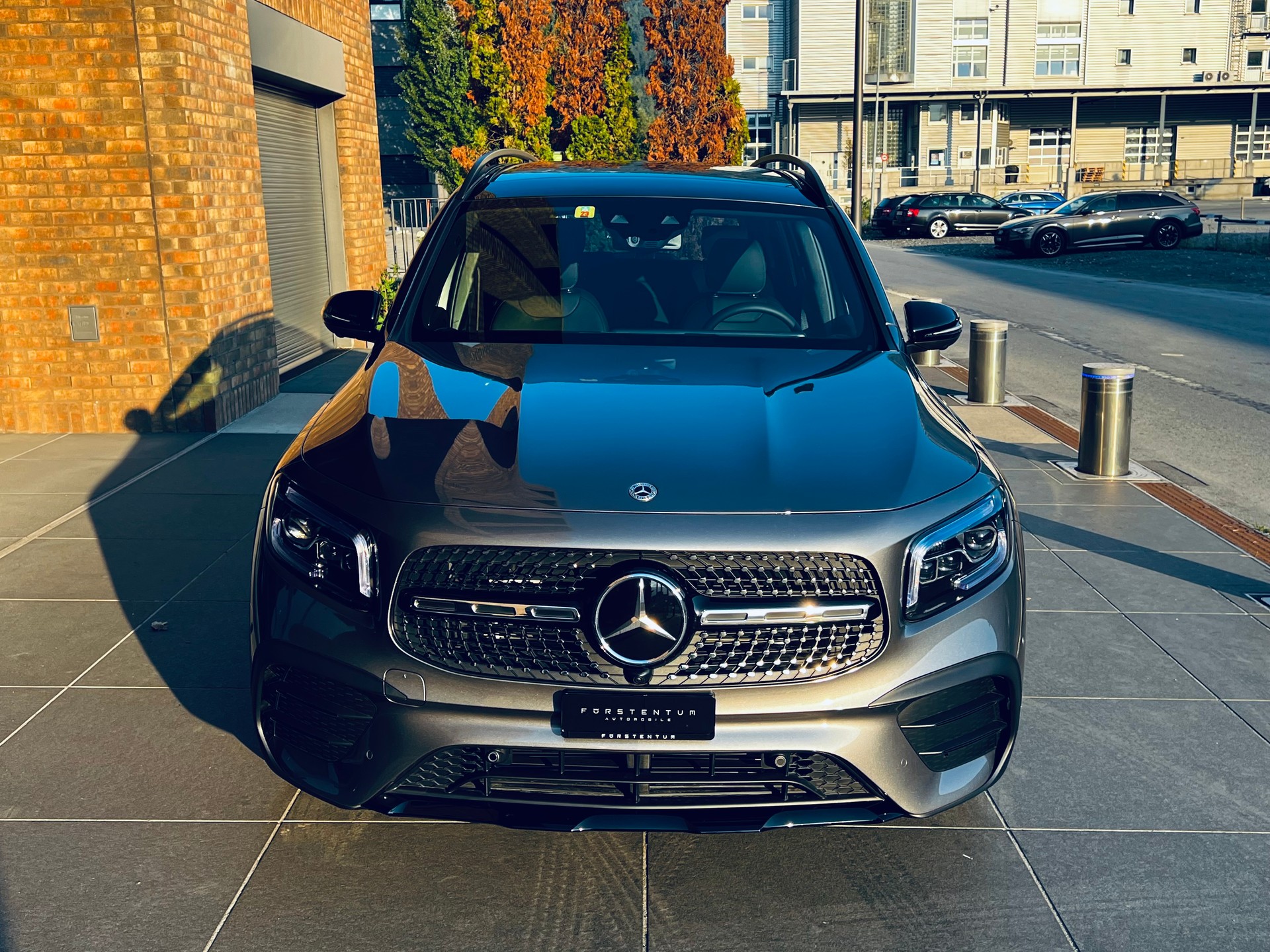 MERCEDES-BENZ GLB 220 d 4Matic AMG Line 8G | CH-Fahrzeug | Gratis Service-image-3