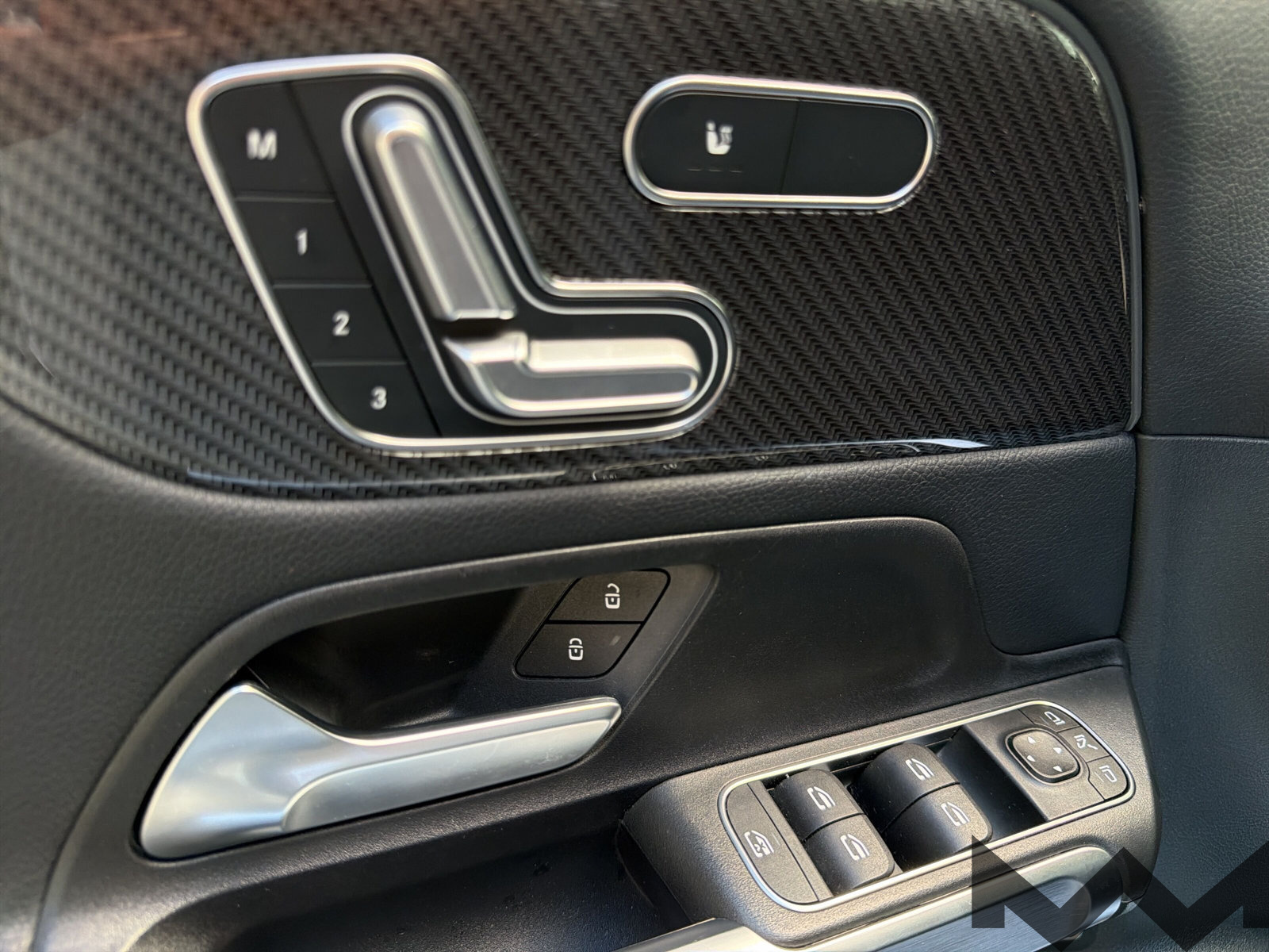 MERCEDES-BENZ GLB 220 d 4Matic AMG Line 8G | CH-Fahrzeug | Gratis Service-image-20