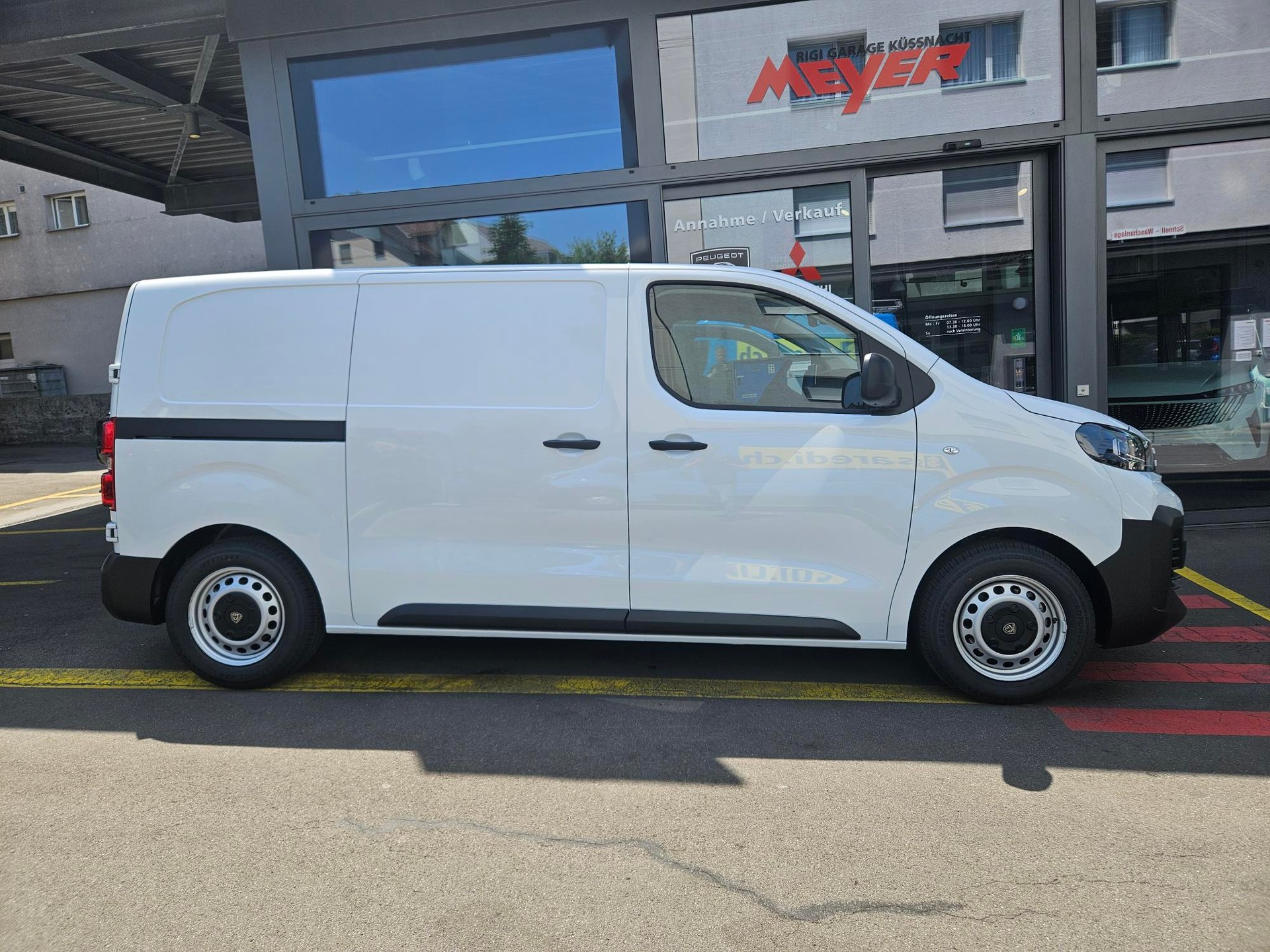 PEUGEOT Expert Kaw. Standard 2.2 BlueHDi 150 S/S-showroom-element-1