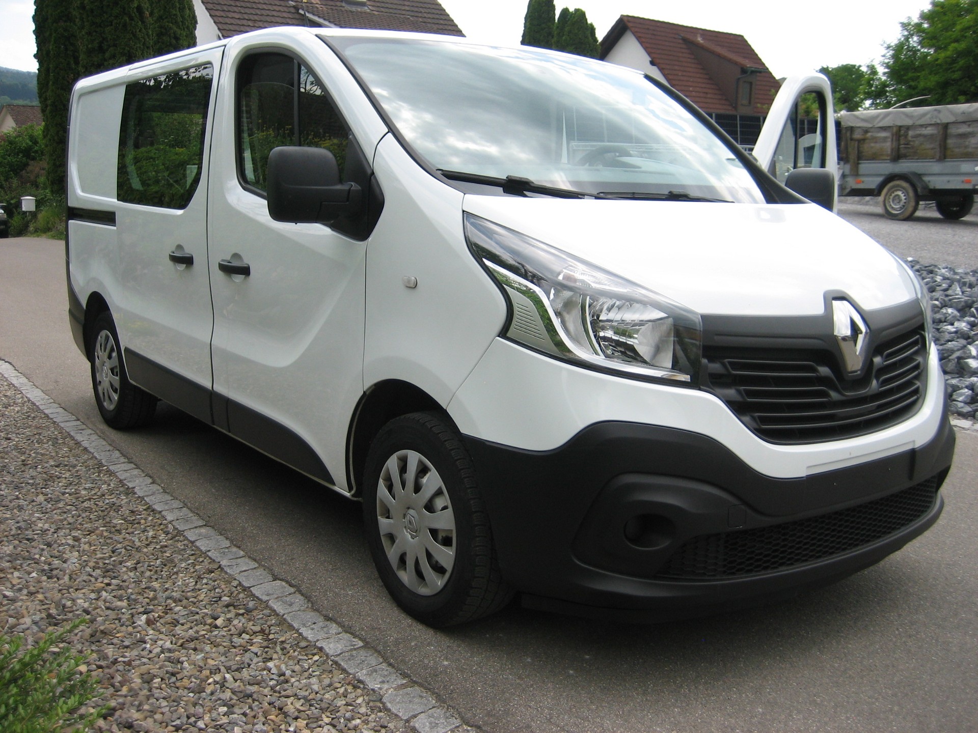 RENAULT Trafic 1.6 ENERGY TwinT. dCi125 2.9t Busin. L1H1-image-2