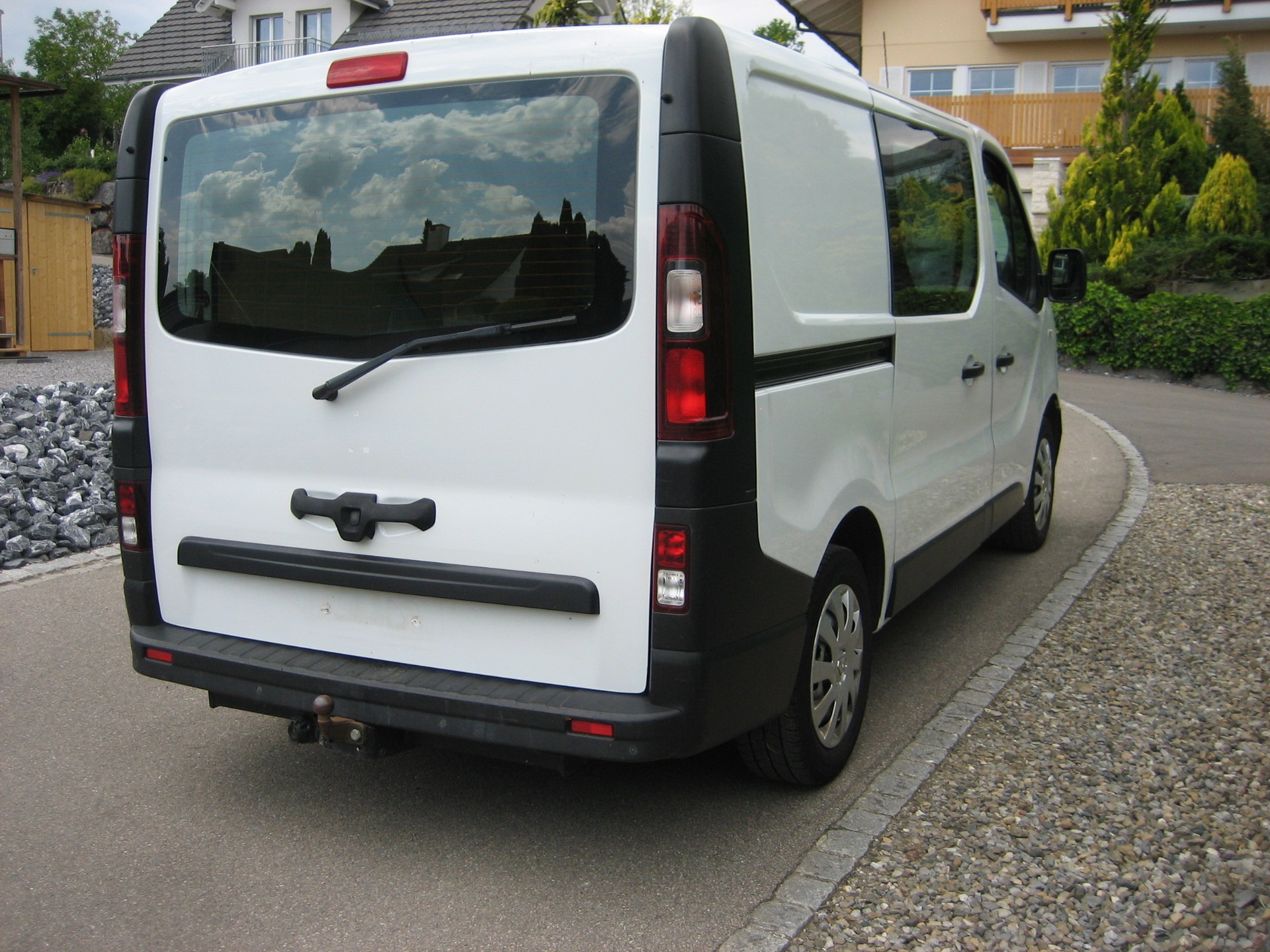 RENAULT Trafic 1.6 ENERGY TwinT. dCi125 2.9t Busin. L1H1-image-1