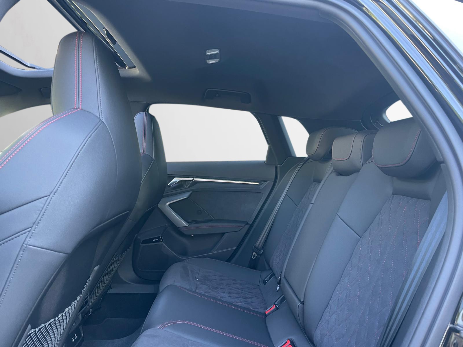 AUDI S3 Sportback TFSI quattro S-tronic-image-6