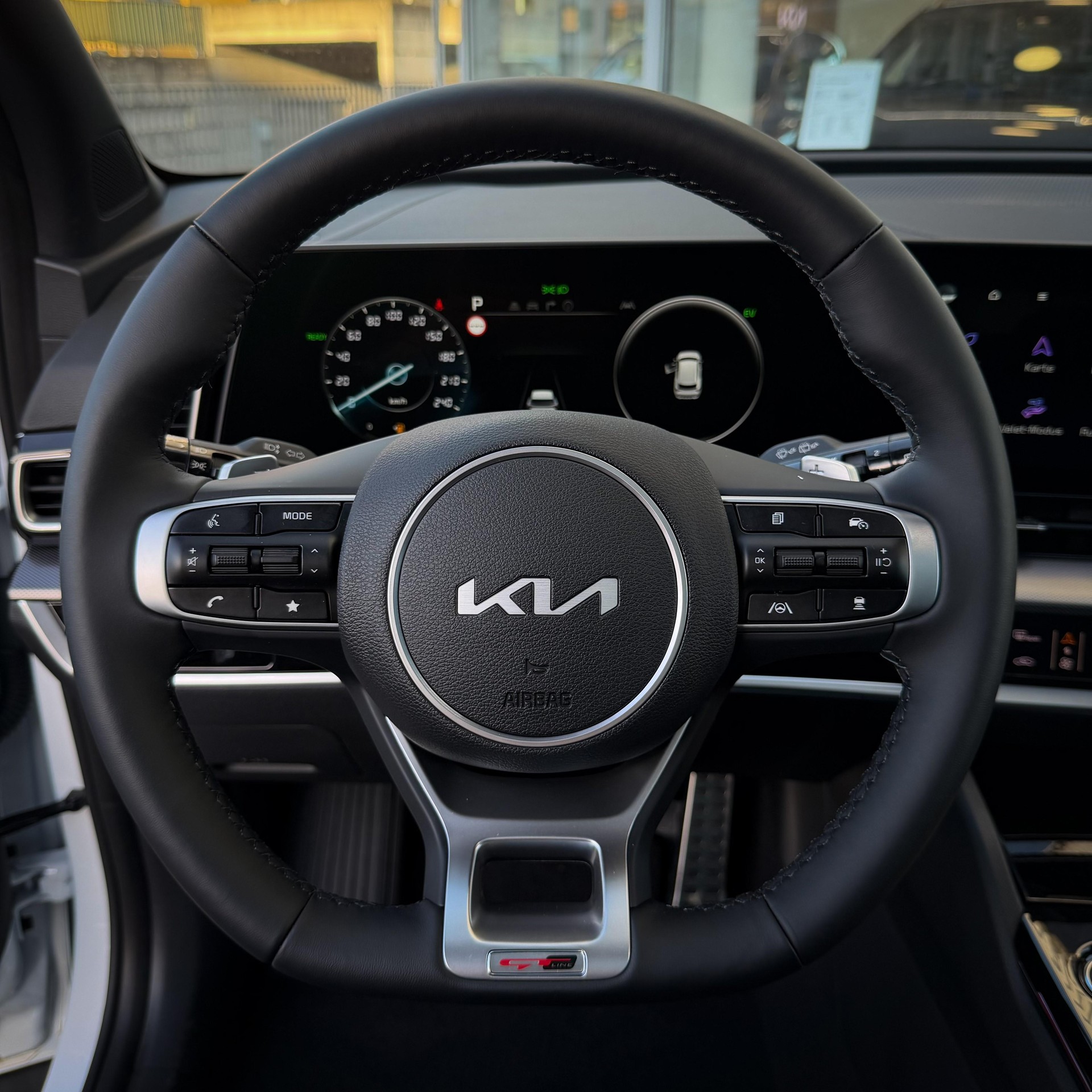 KIA Sportage 1.6 T-GDi Hybrid GT-Line-image-4