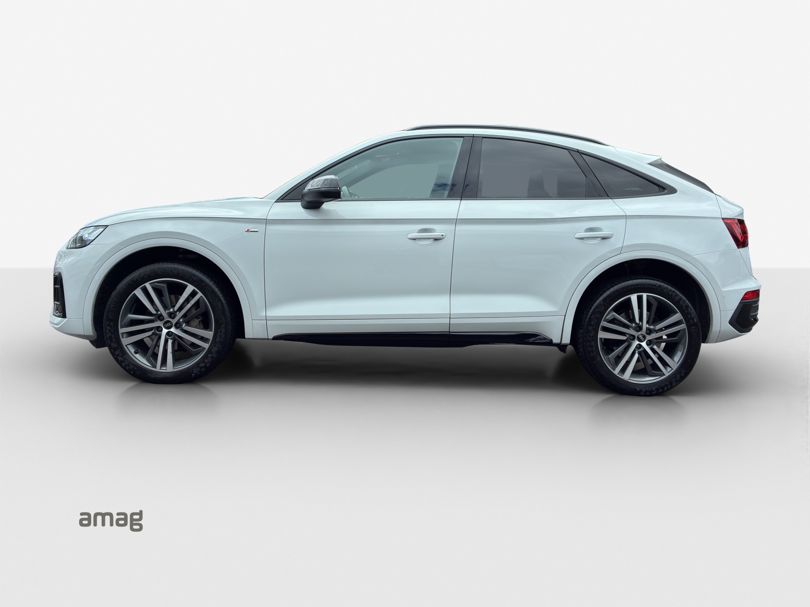 AUDI Q5 Sportback 40 TDI Blackedition quattro S-tronic-showroom-element-1