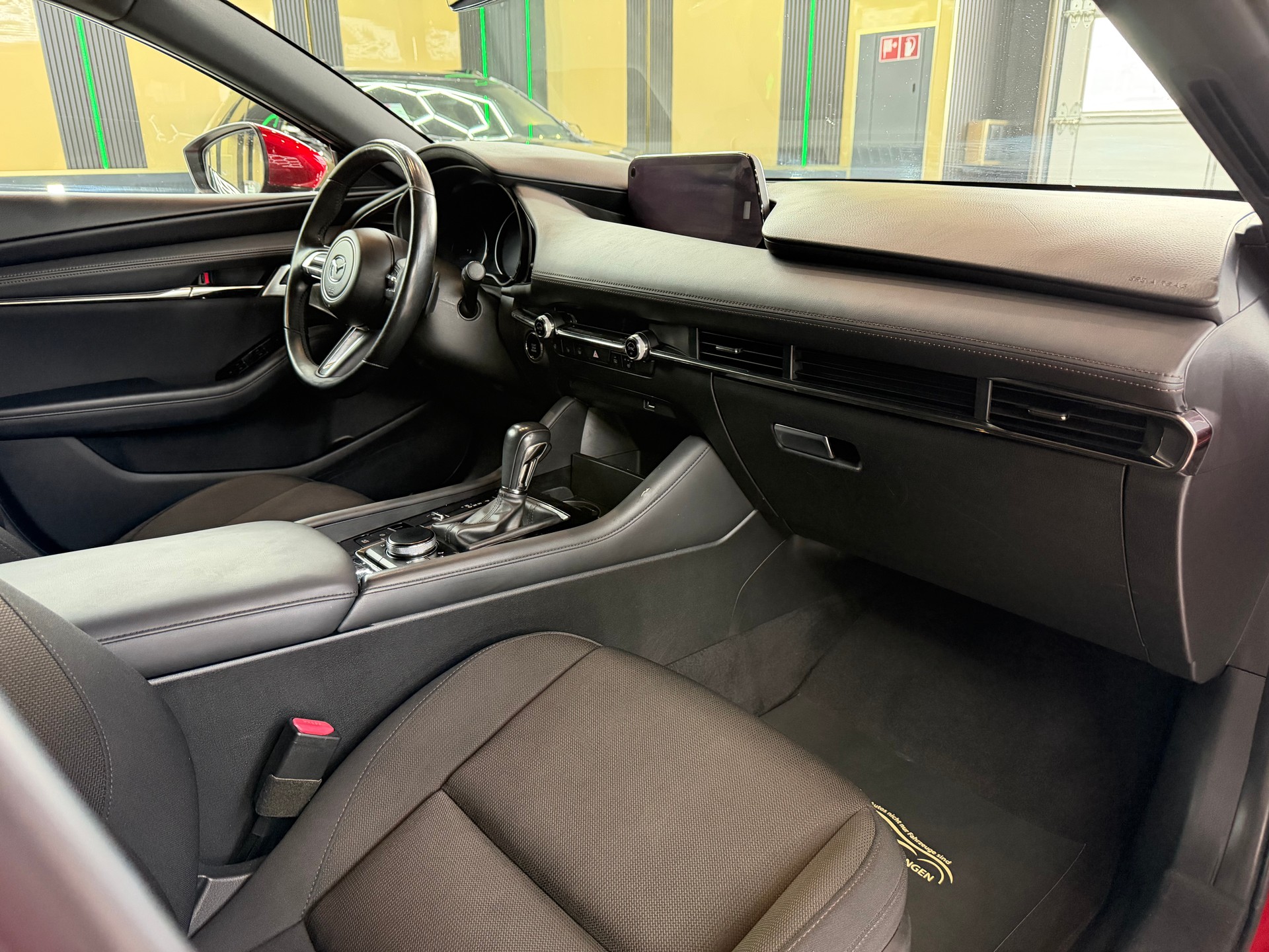 MAZDA 3 Hatchback SKYACTIV-G M Hybrid 122 Revolution Automat-image-10