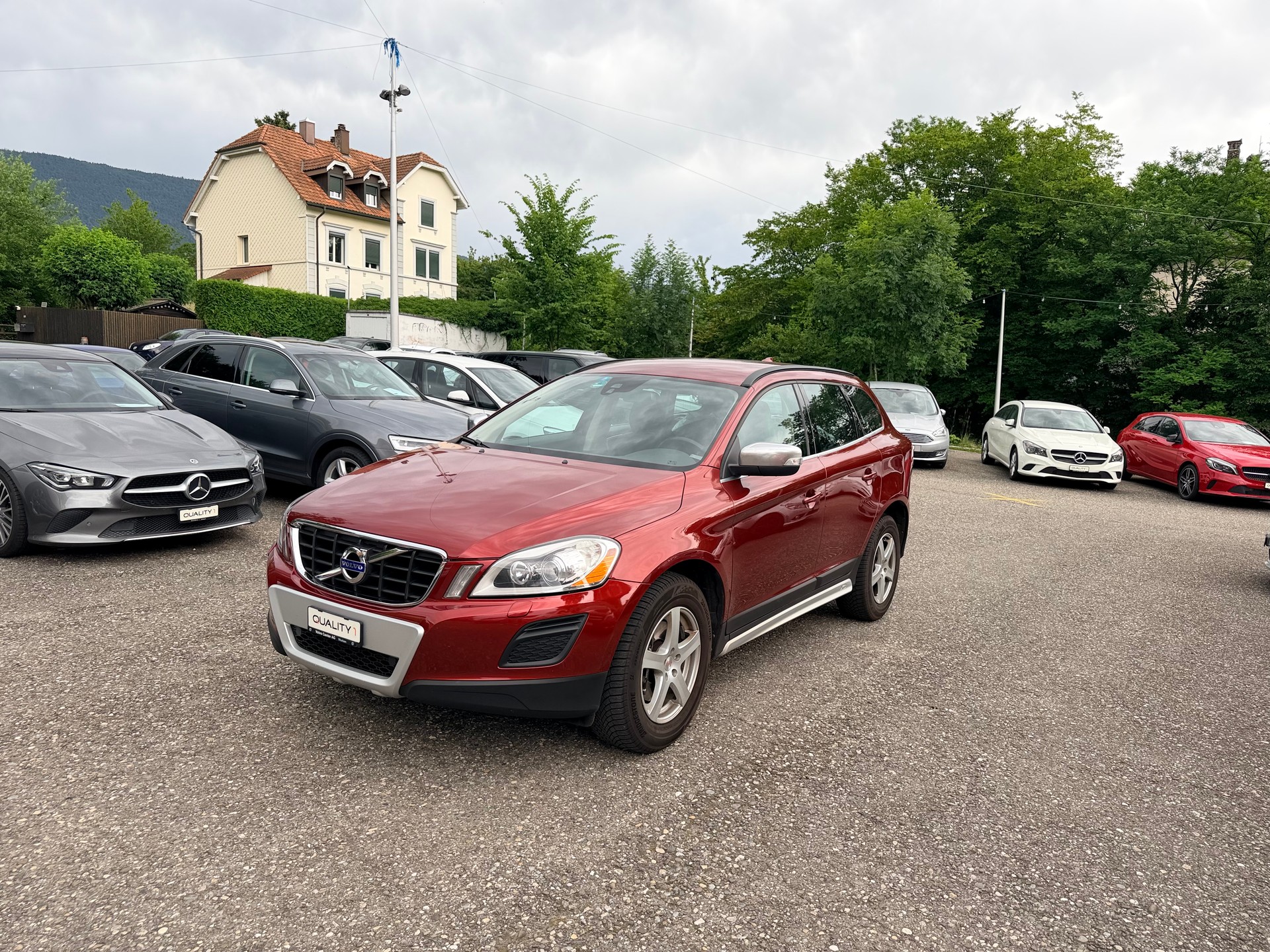 VOLVO XC60 D4 AWD Husky Edition Geartronic-image-0