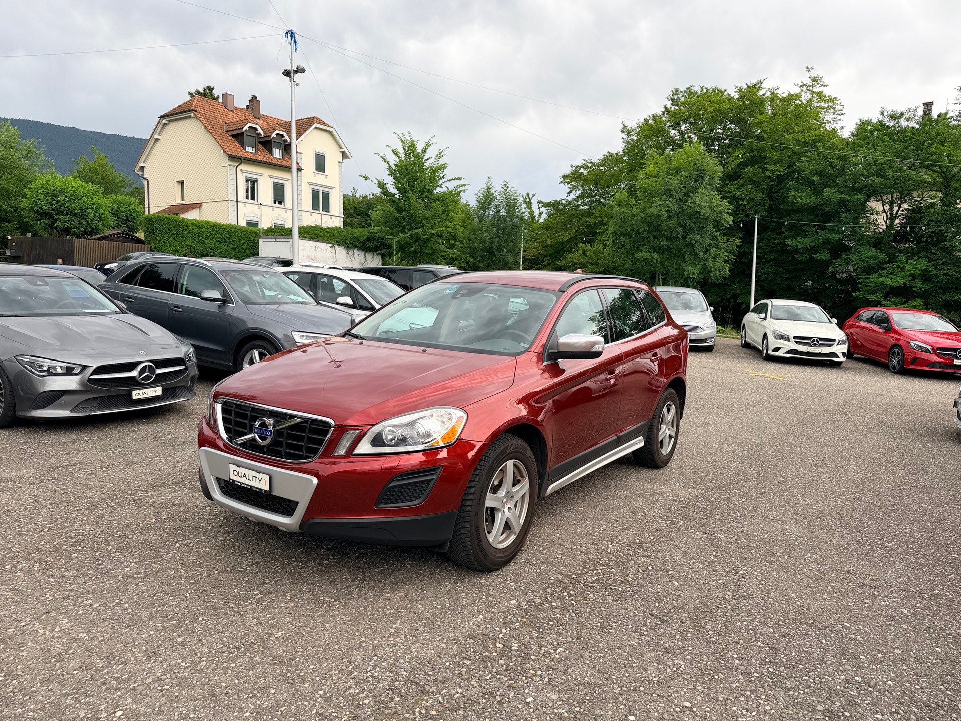 VOLVO XC60 D4 AWD Husky Edition Geartronic-image-8