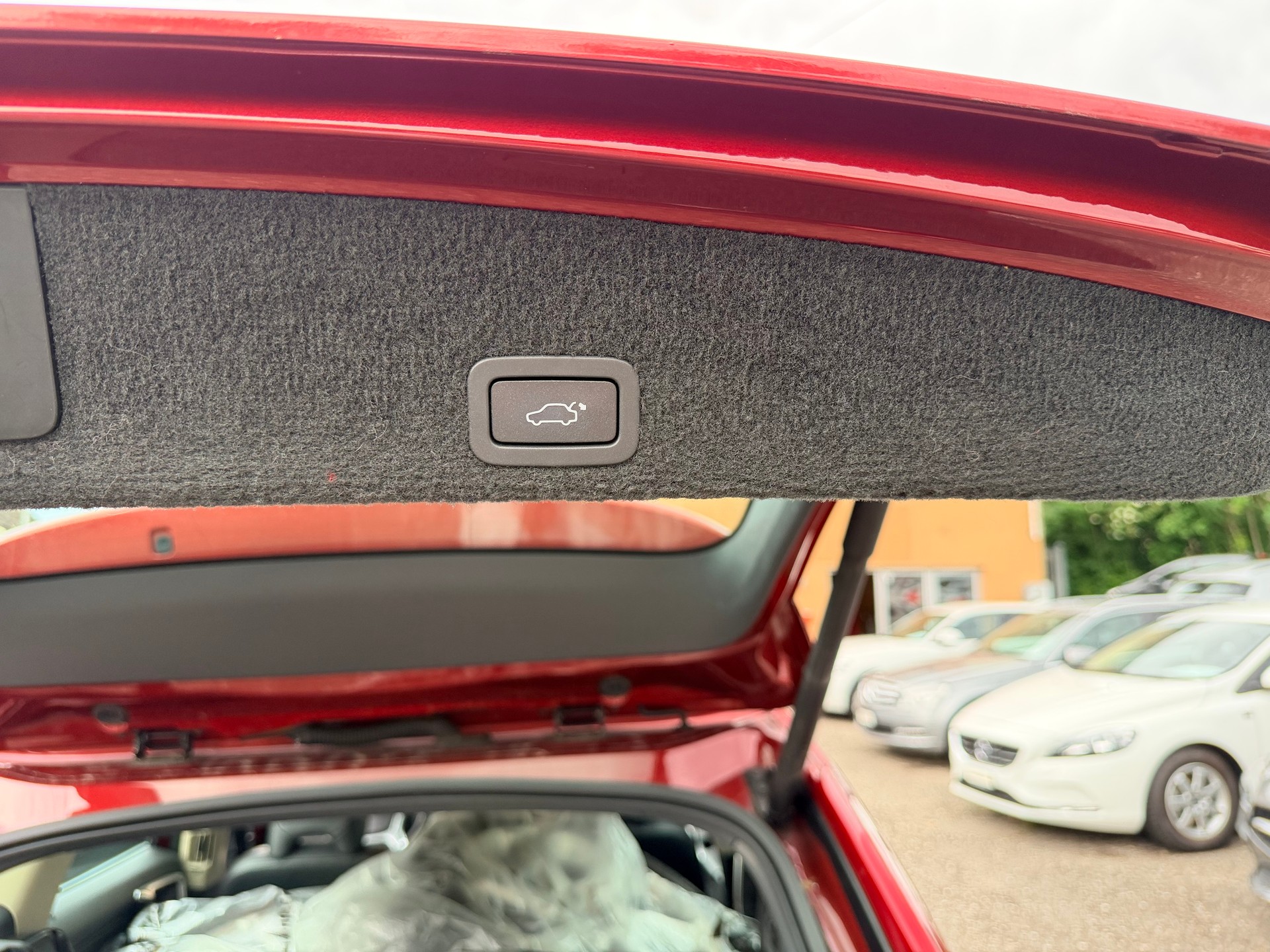 VOLVO XC60 D4 AWD Husky Edition Geartronic-image-13