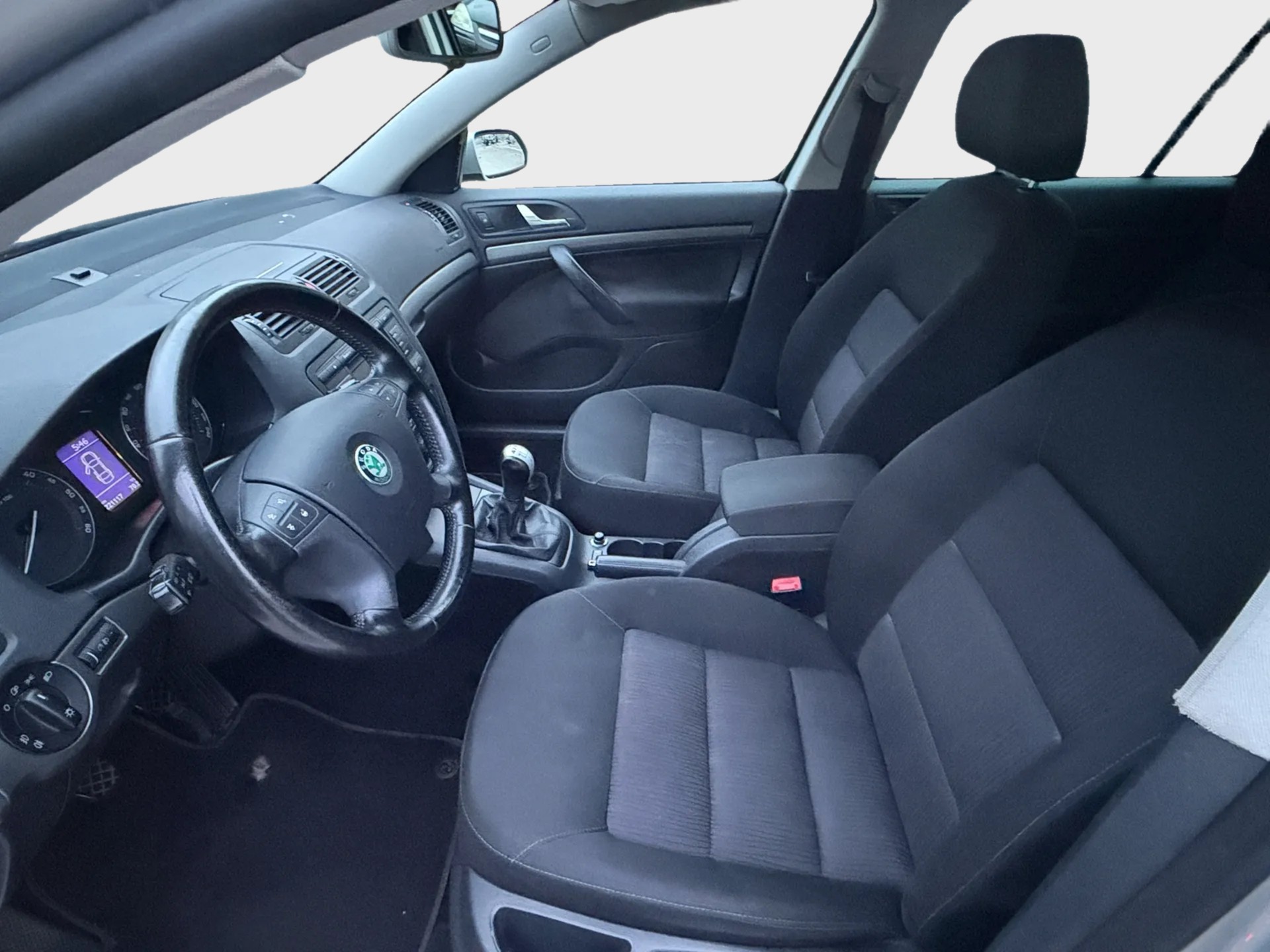 SKODA Octavia 1.9 TDI Adventure 4x4-image-8