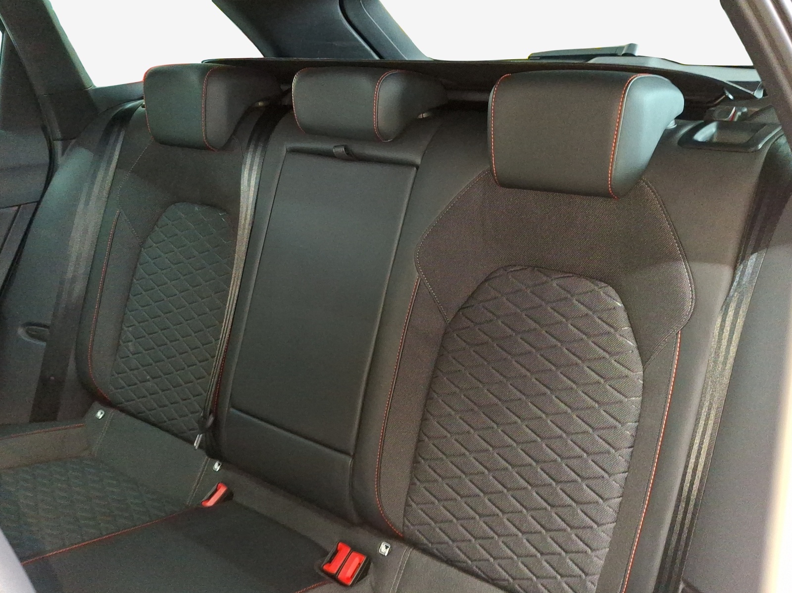 SEAT Leon ST 1.5 eHybrid pHEV DSG FR-image-11