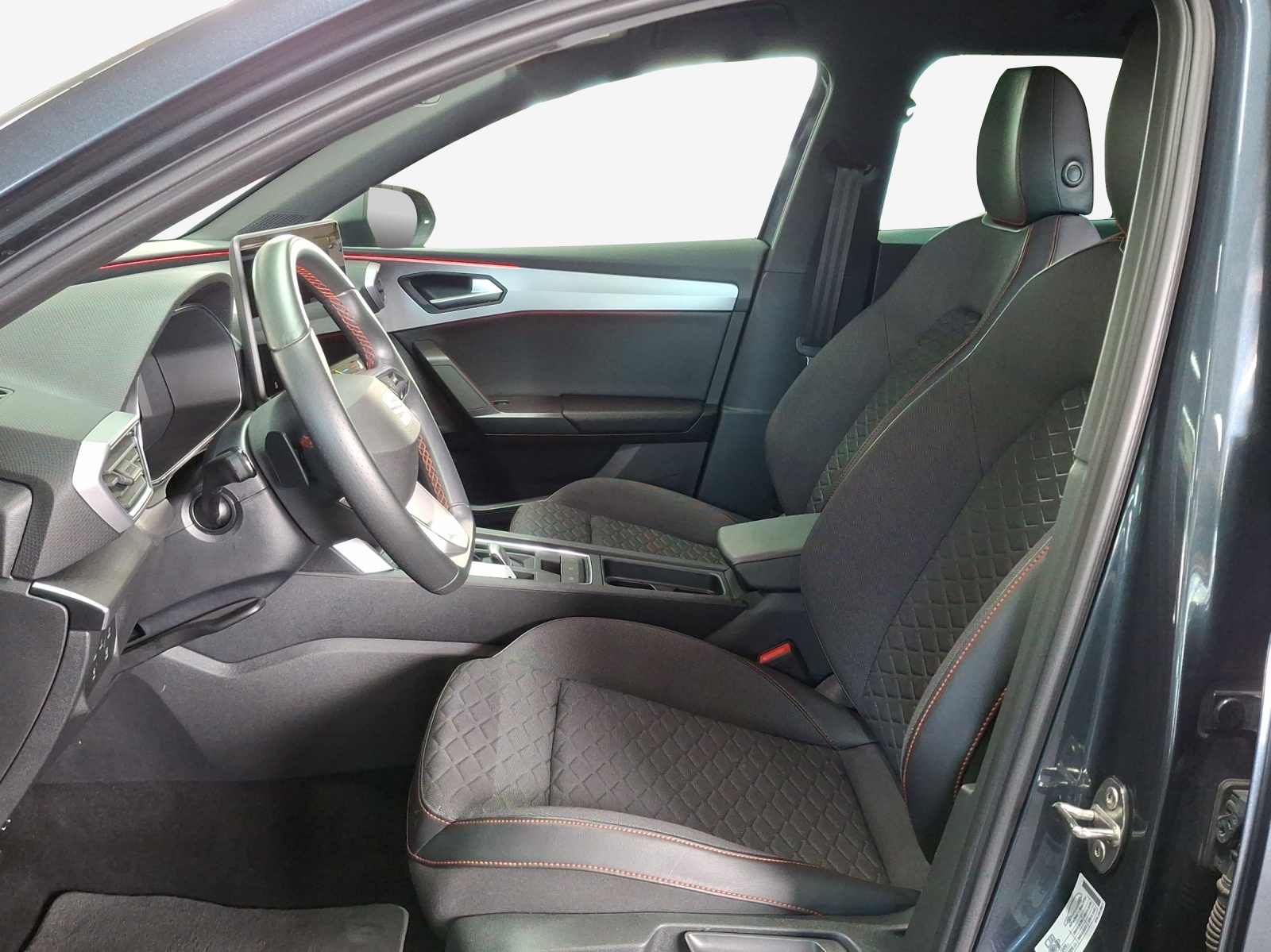 SEAT Leon ST 1.5 eHybrid pHEV DSG FR-image-7