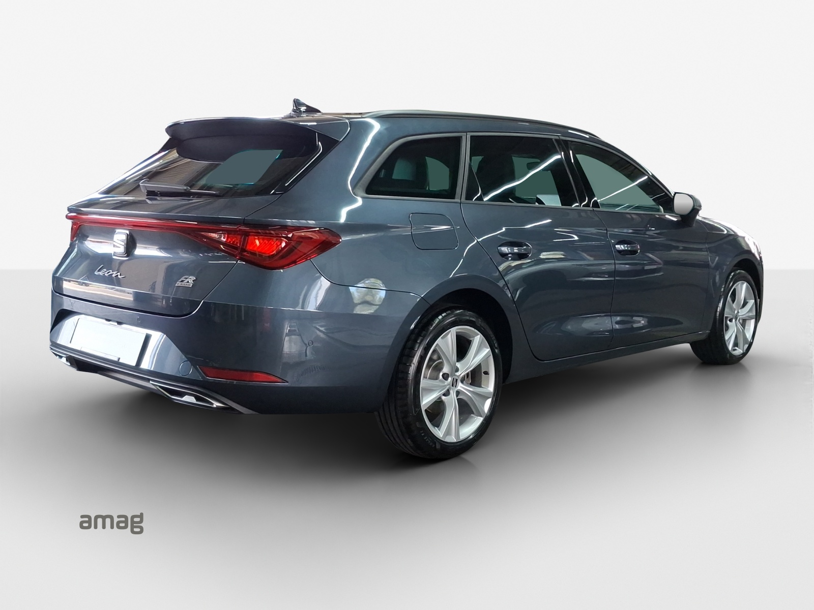SEAT Leon ST 1.5 eHybrid pHEV DSG FR-image-4