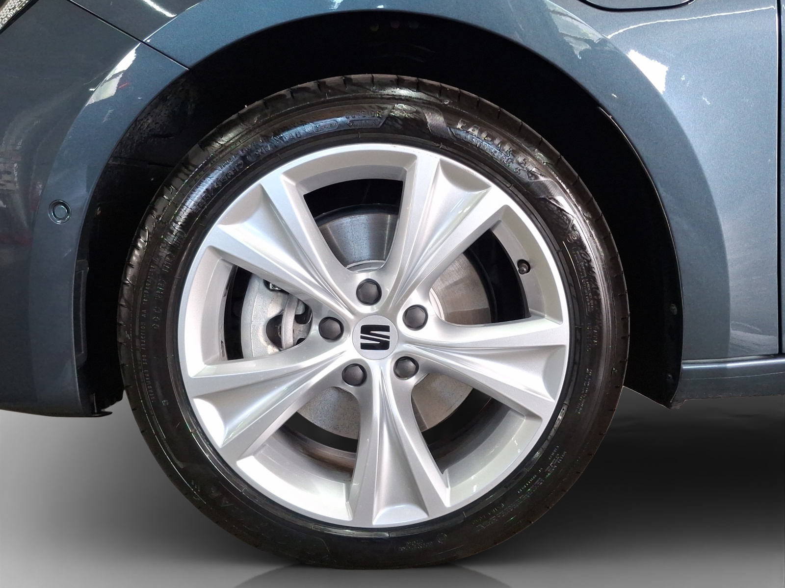 SEAT Leon ST 1.5 eHybrid pHEV DSG FR-image-14
