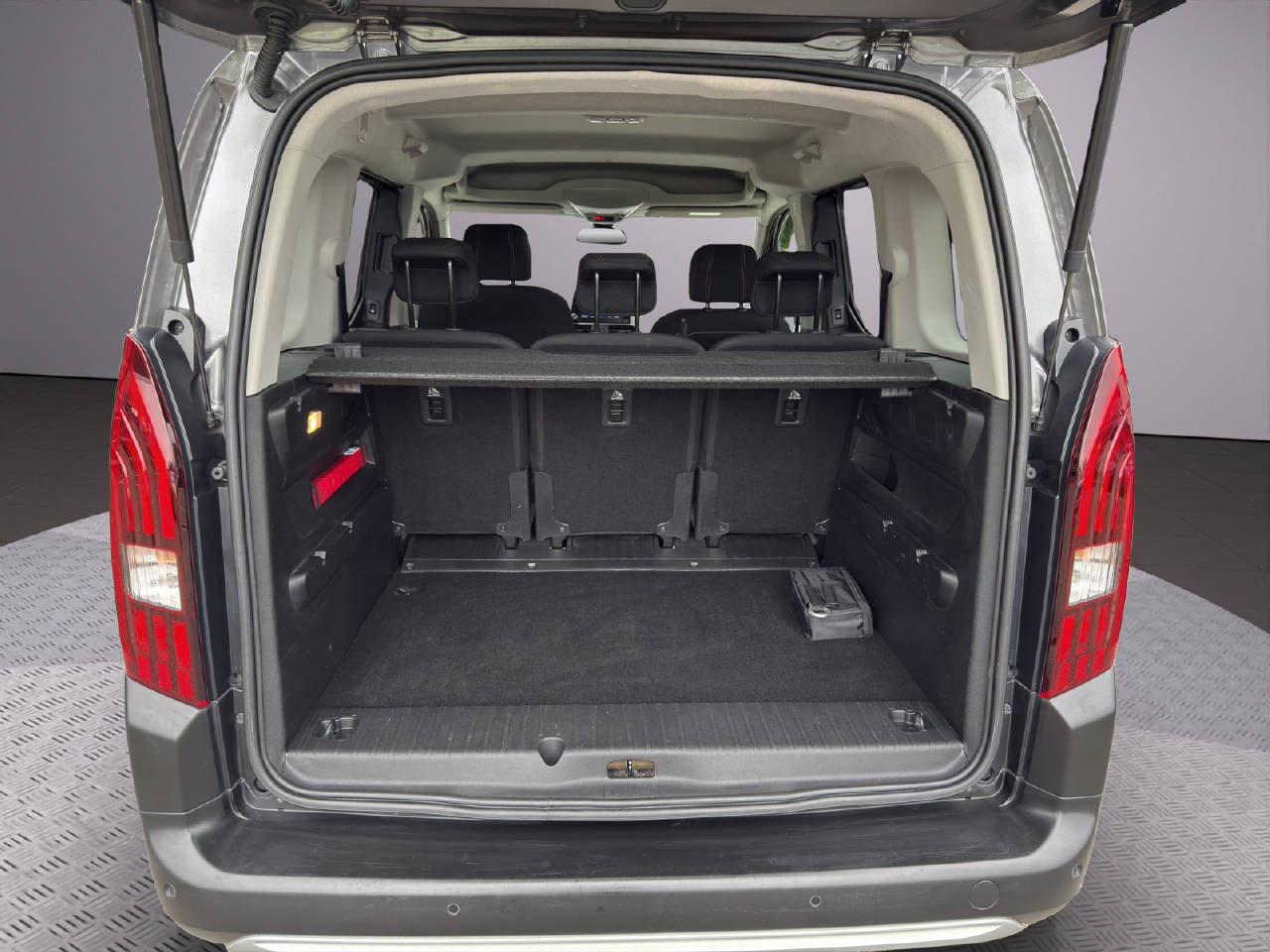 PEUGEOT Rifter 1.5 BlueHDi 130 GT-image-10