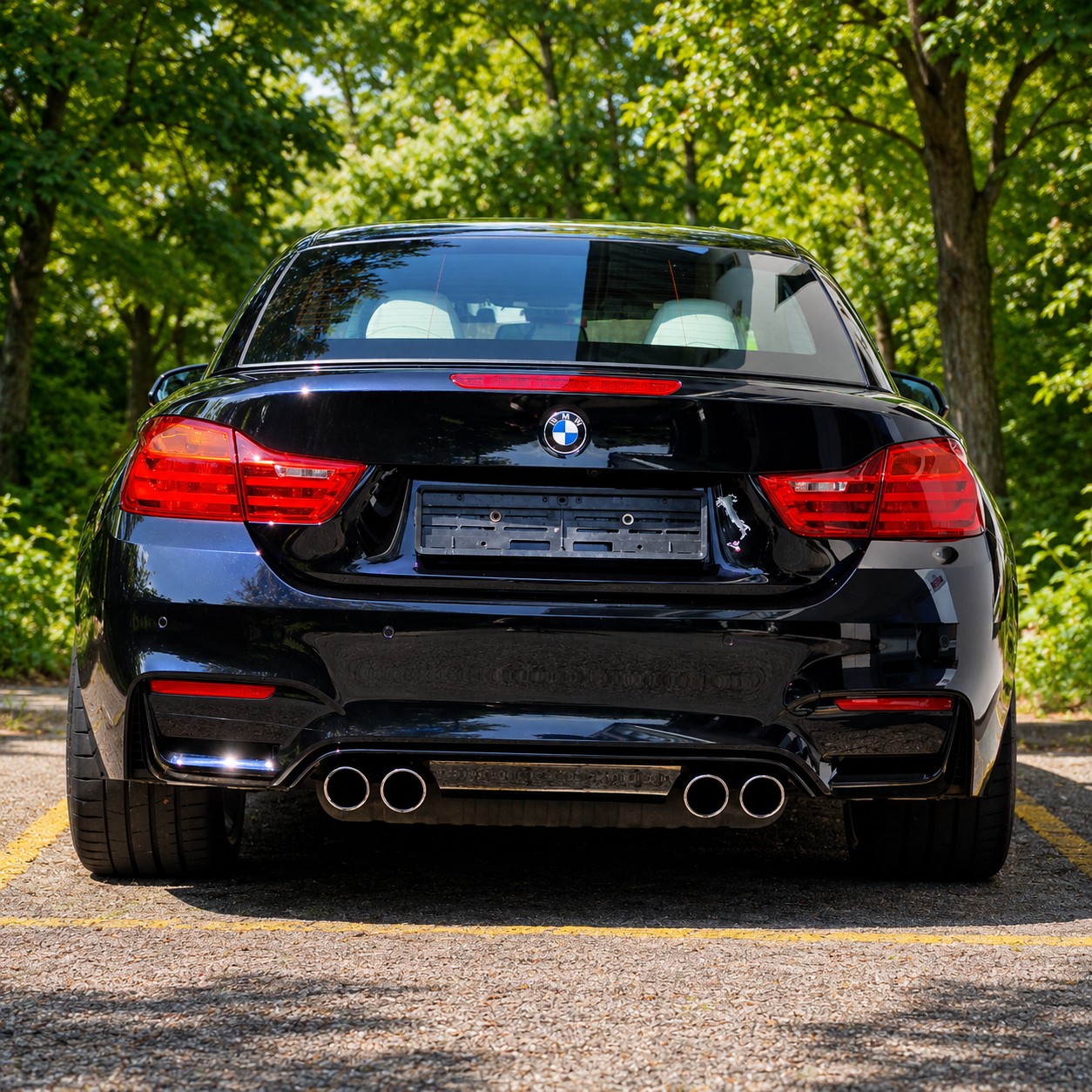 BMW M4-image-2
