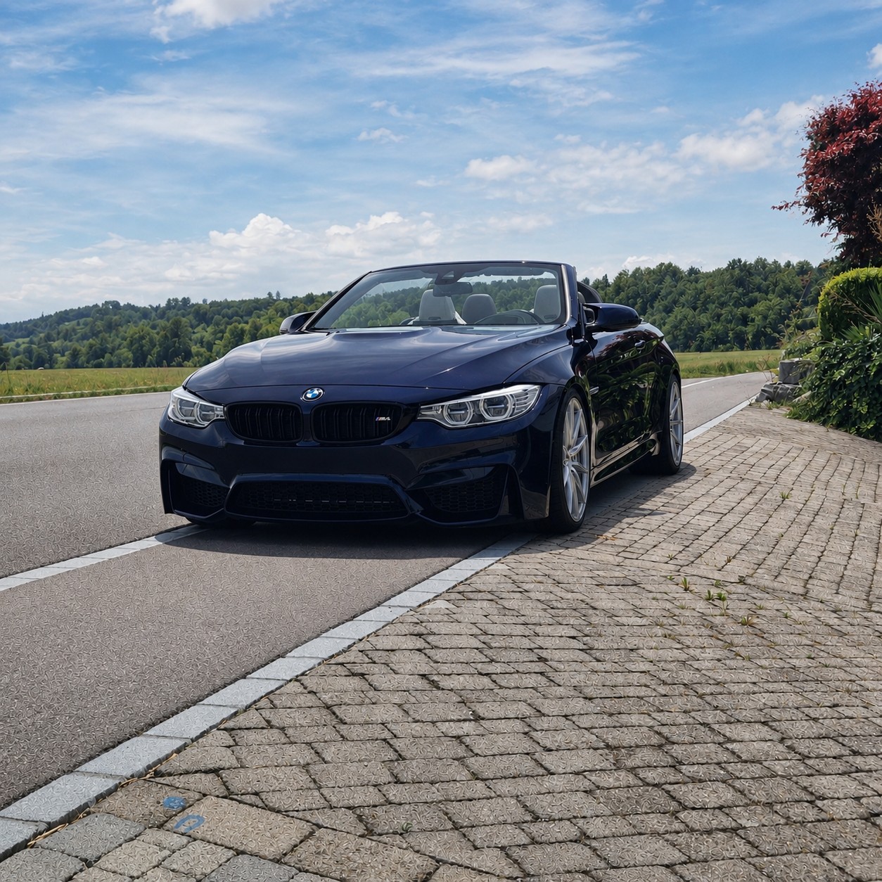 BMW M4-image-0