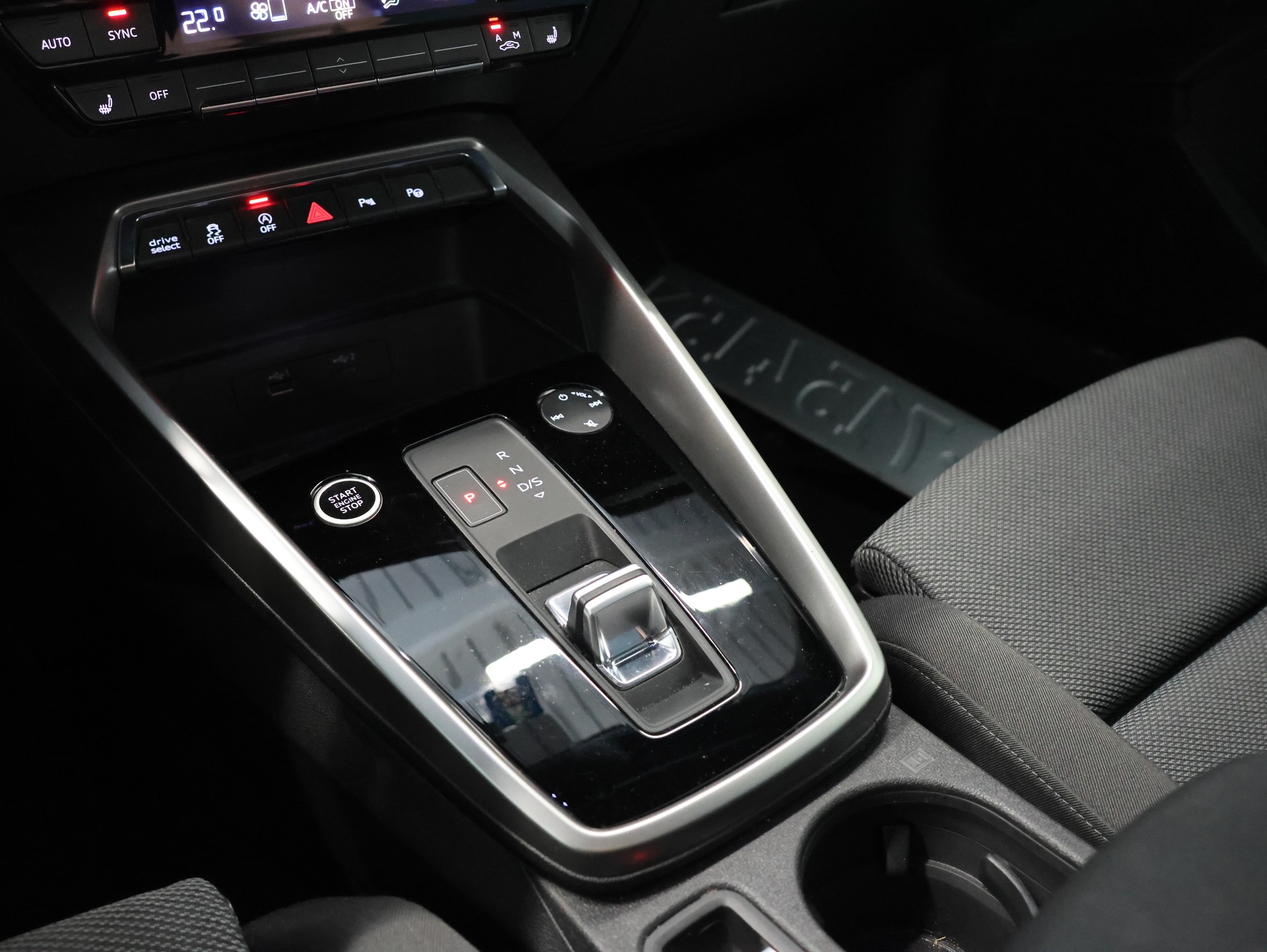 AUDI A3 Sportback 35 TFSI S line S-tronic *Rückfahrkamera* *Sitzheizung*-image-26