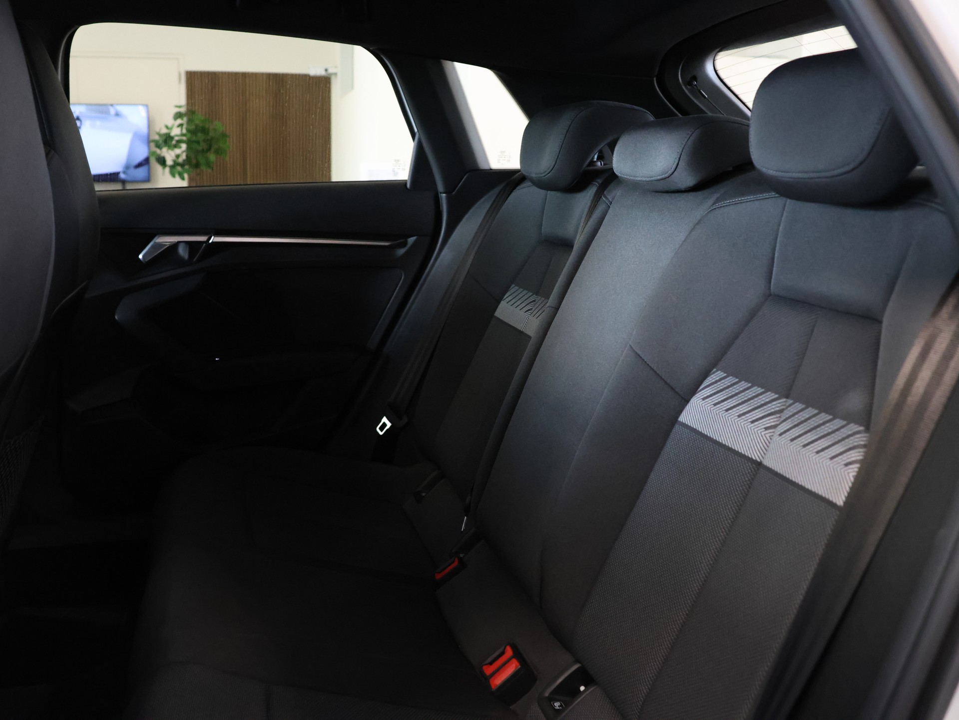 AUDI A3 Sportback 35 TFSI S line S-tronic *Rückfahrkamera* *Sitzheizung*-image-31