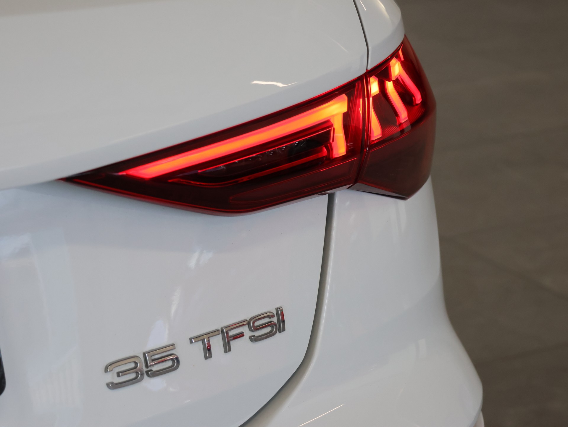 AUDI A3 Sportback 35 TFSI S line S-tronic *Rückfahrkamera* *Sitzheizung*-image-11
