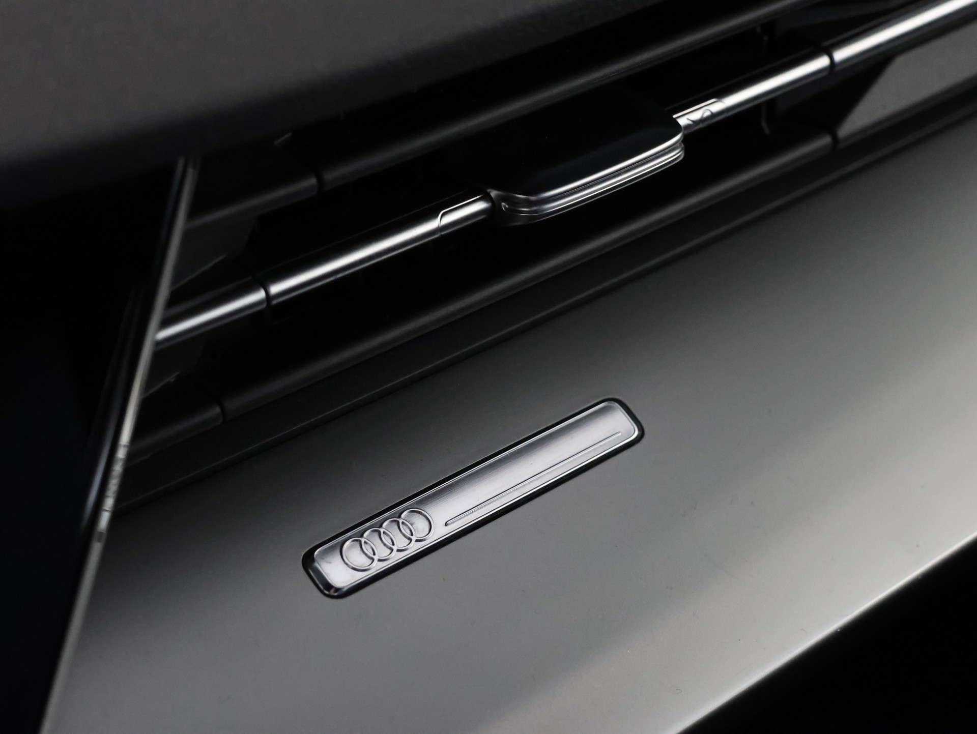AUDI A3 Sportback 35 TFSI S line S-tronic *Rückfahrkamera* *Sitzheizung*-image-29