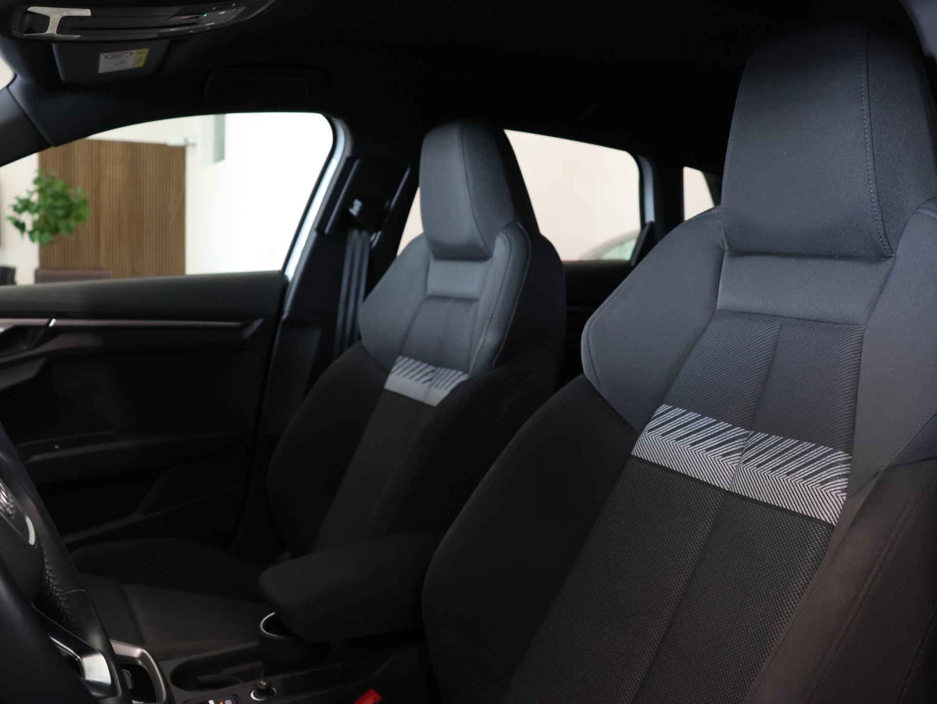 AUDI A3 Sportback 35 TFSI S line S-tronic *Rückfahrkamera* *Sitzheizung*-image-17