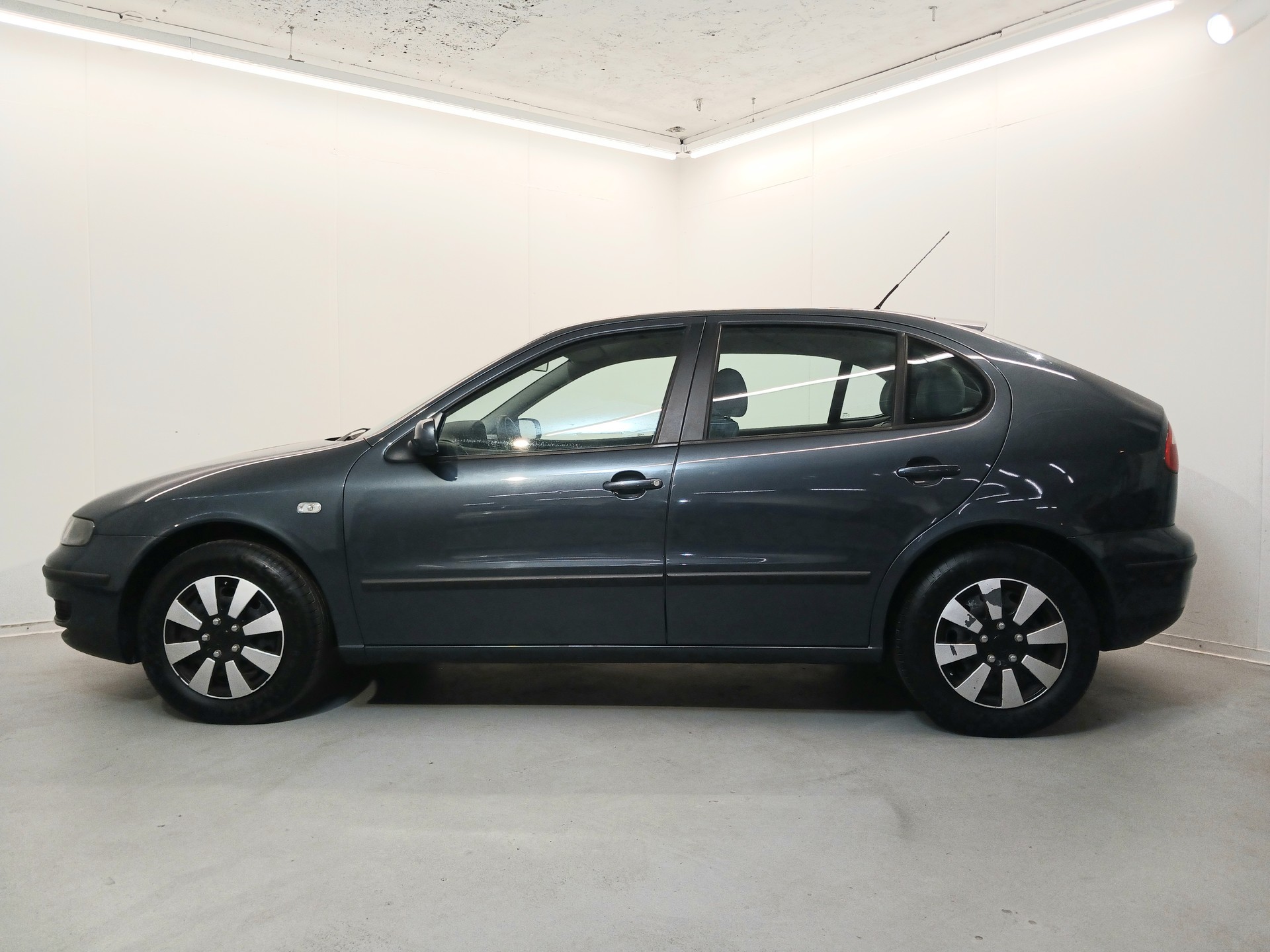SEAT Leon 1.8 Stella Automat-image-3