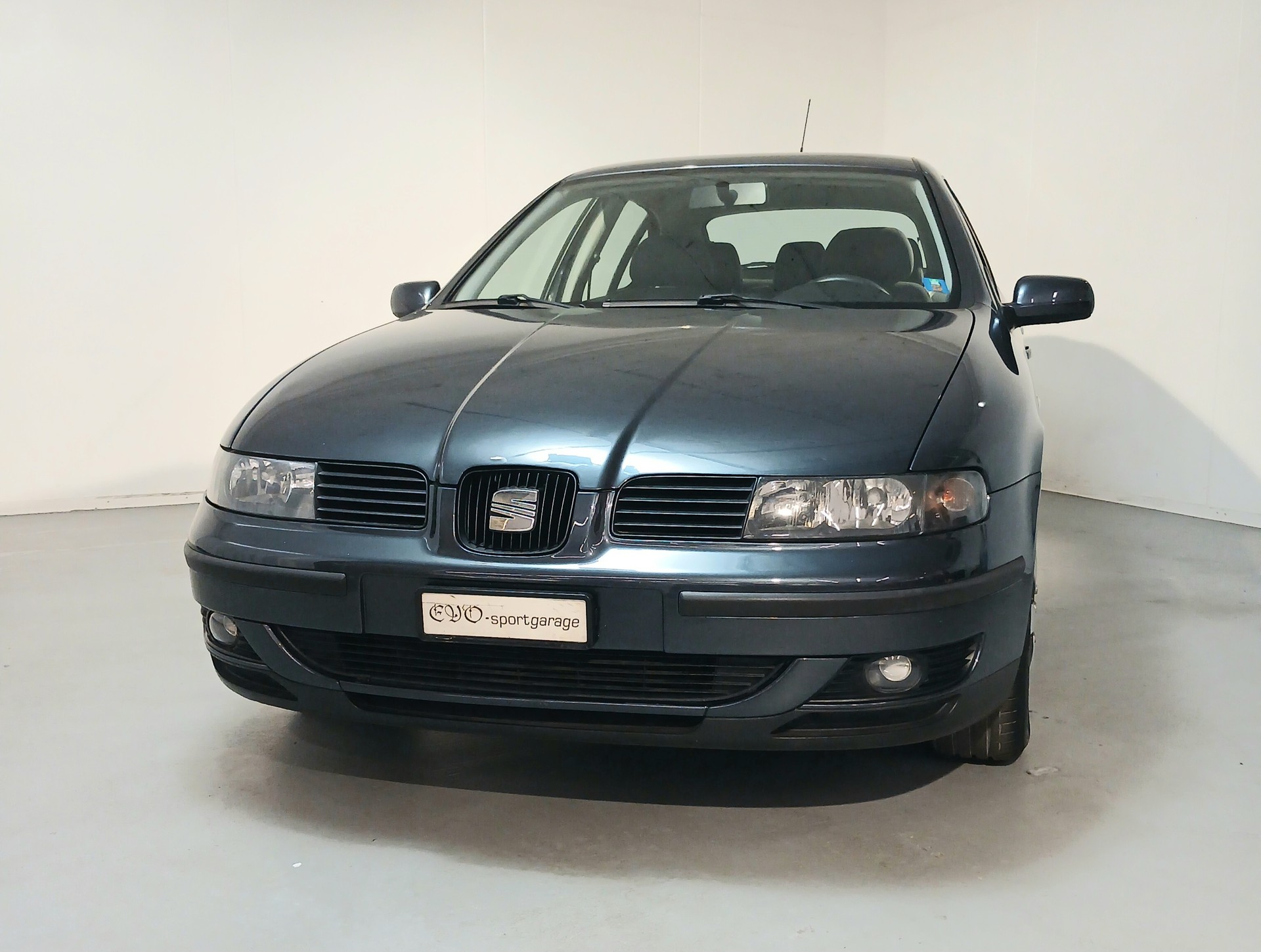 SEAT Leon 1.8 Stella Automat-image-0
