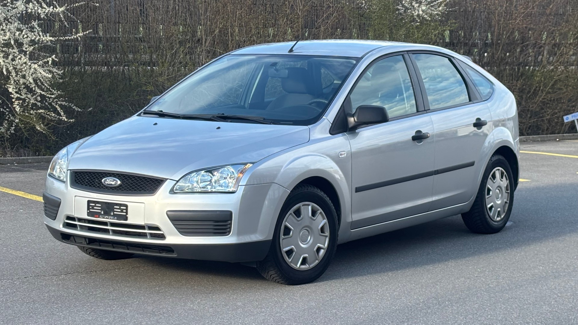 FORD Focus 1.6i Trend-image-0