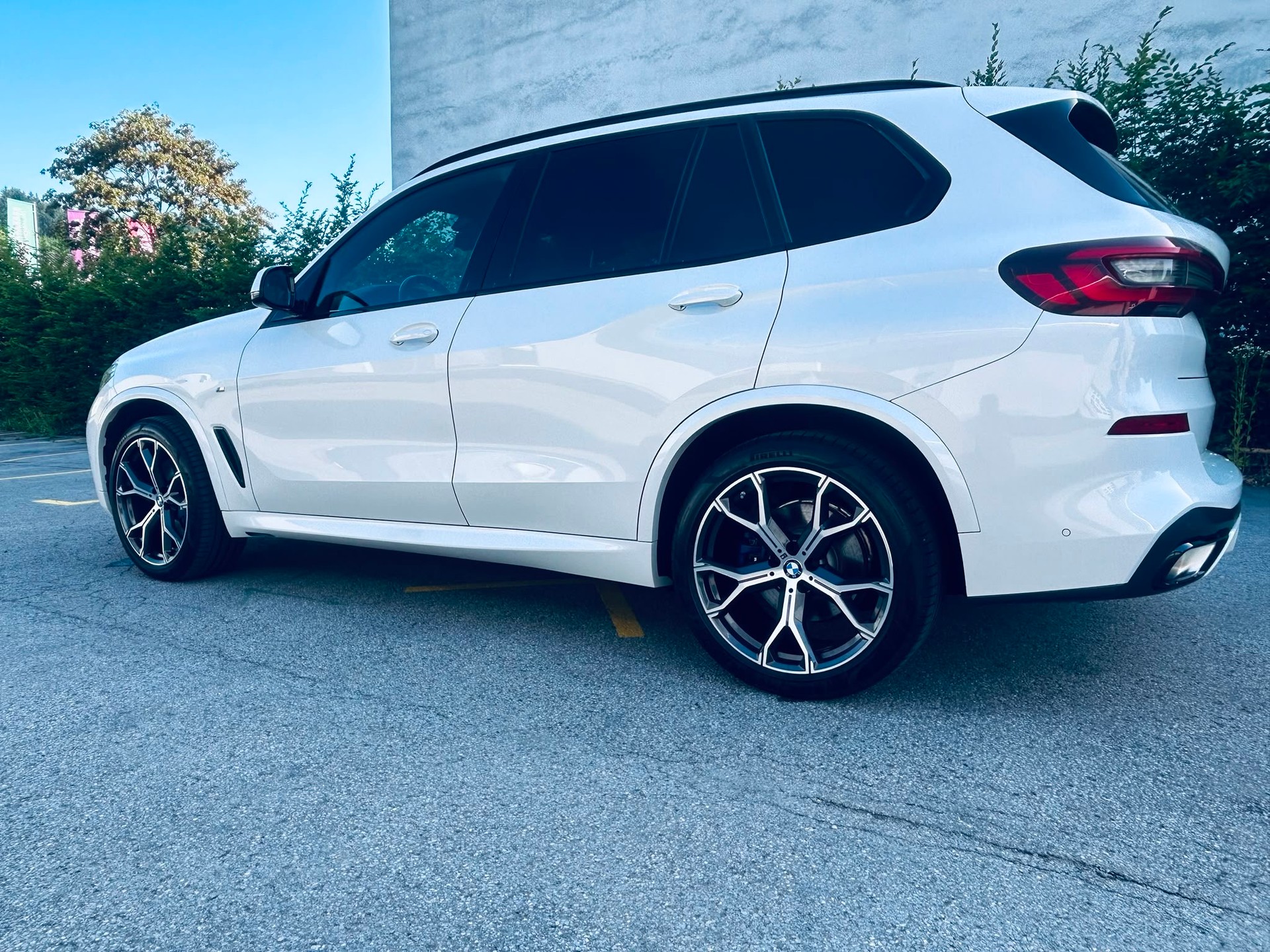 BMW xDrive 48V 30d M Sport-image-1