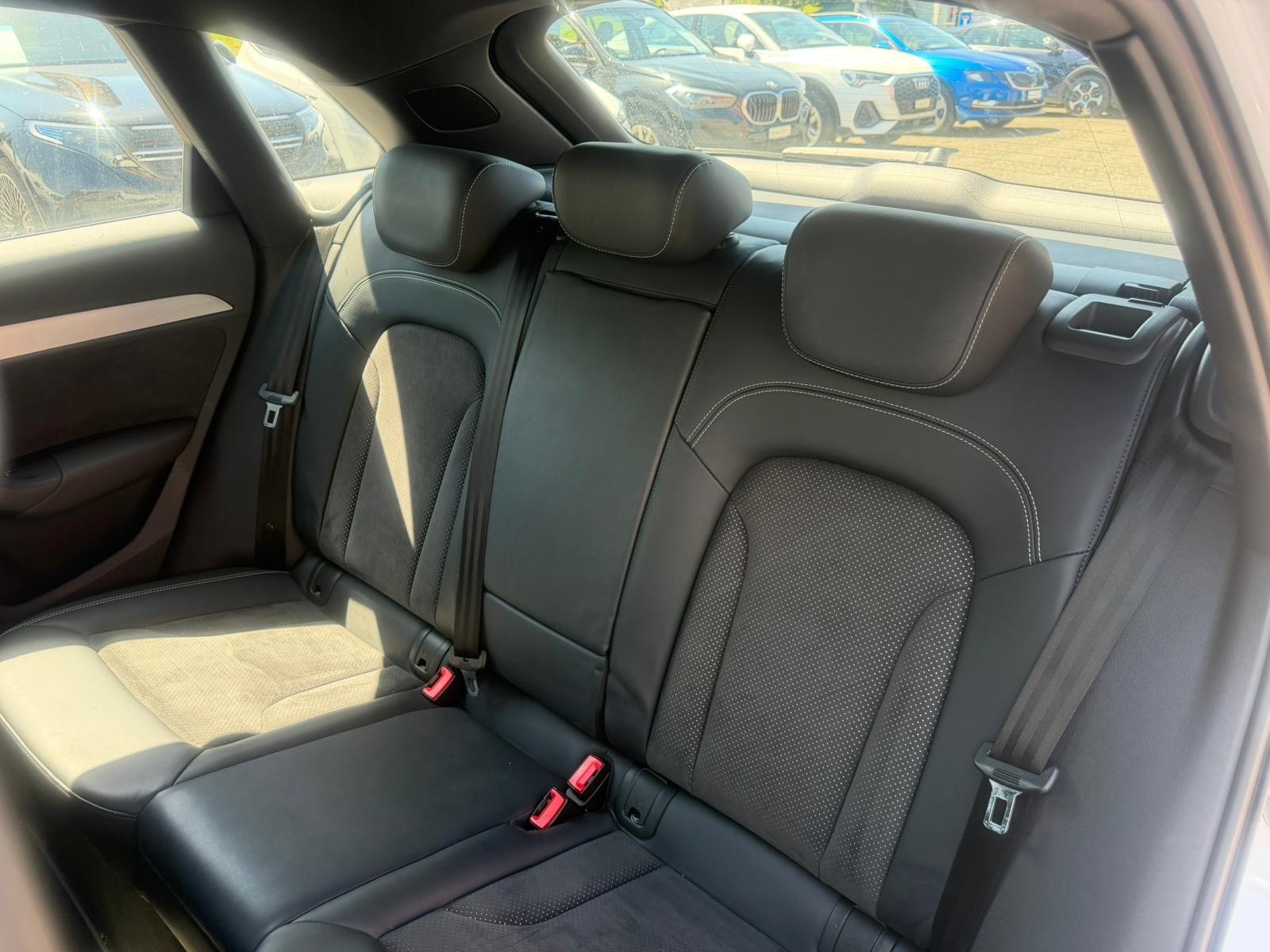 AUDI Q3 2.0 TFSI S-LINE sport quattro S-tronic-image-9