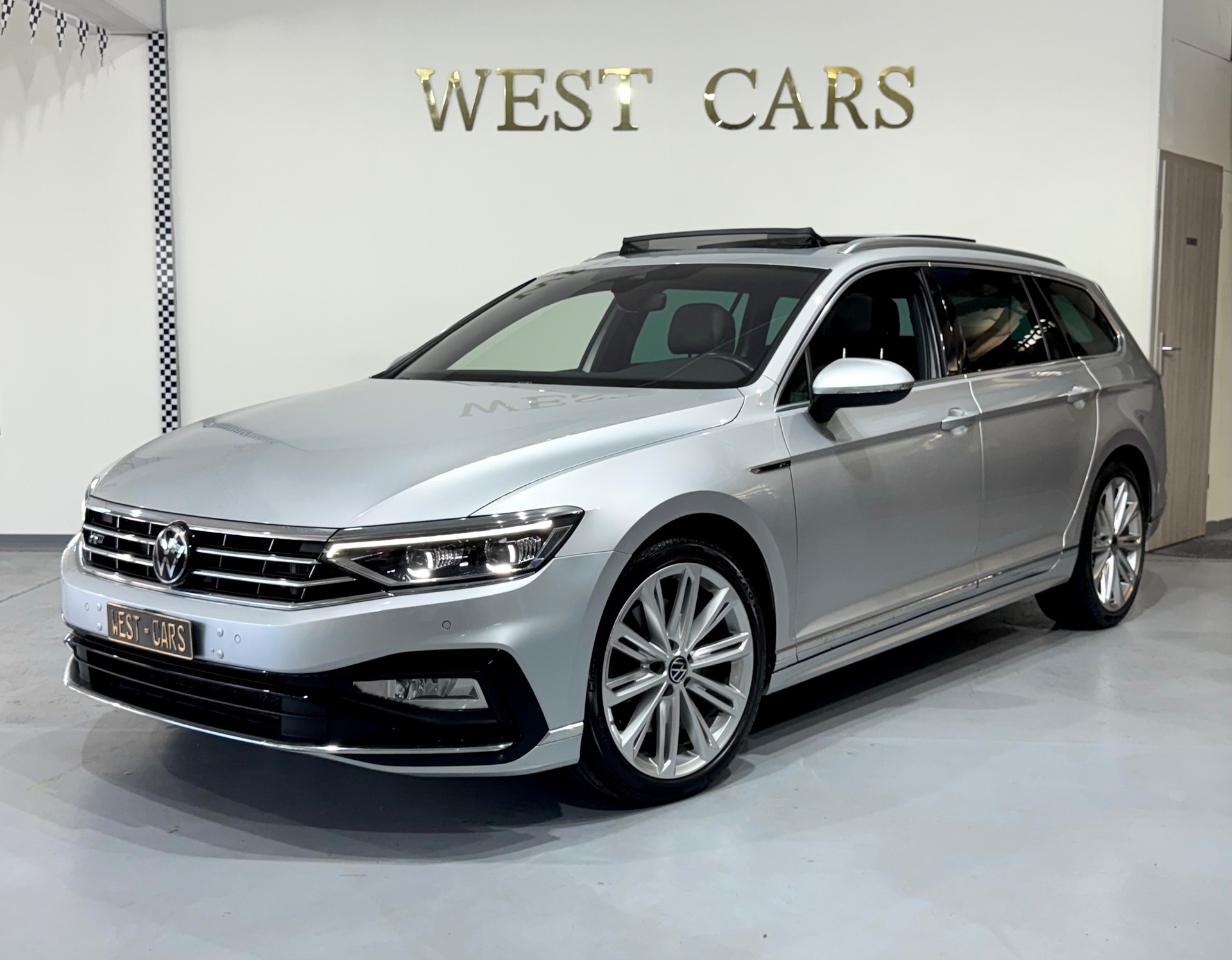 VW Passat 2.0 TDI BMT R-Line Edition 4Motion DSG-image-0