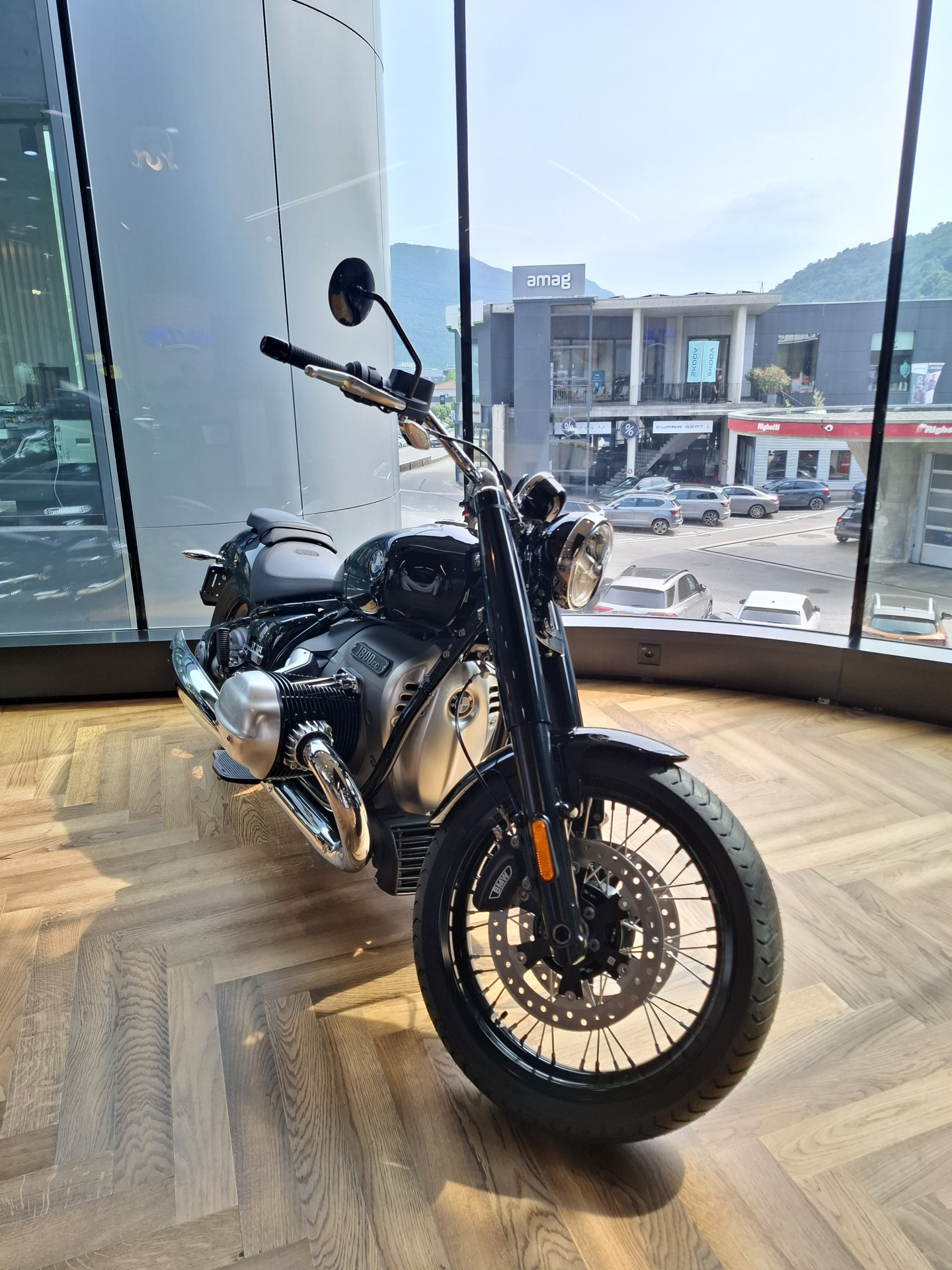 BMW R 18