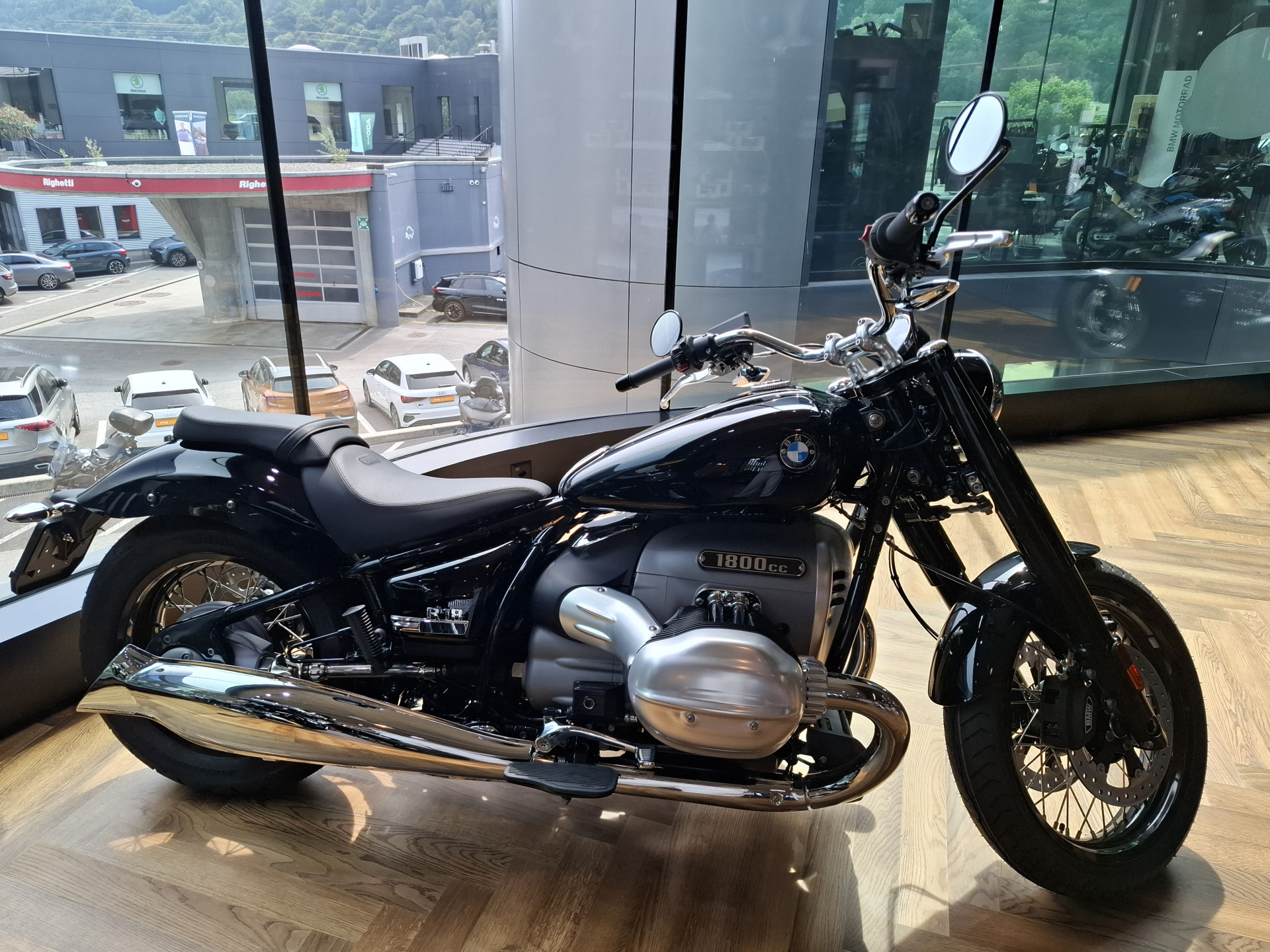 BMW R 18-showroom-element-2