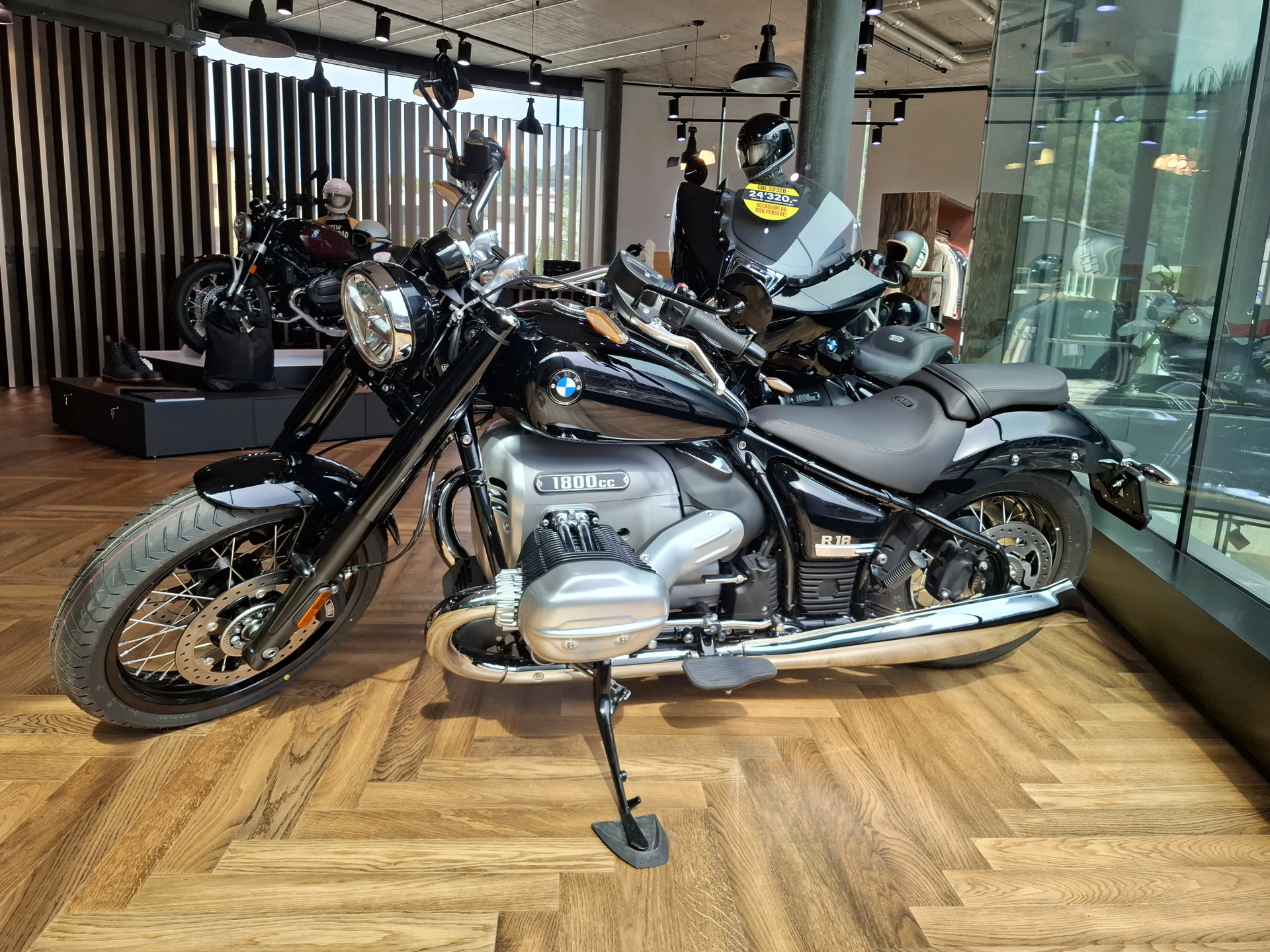 BMW R 18-showroom-element-3