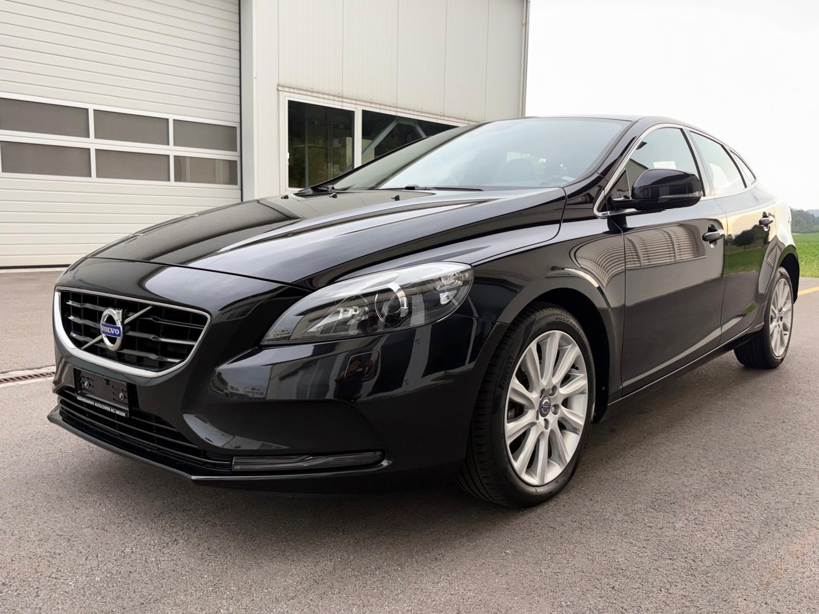 VOLVO V40 D3 Summum Geartronic-image-3
