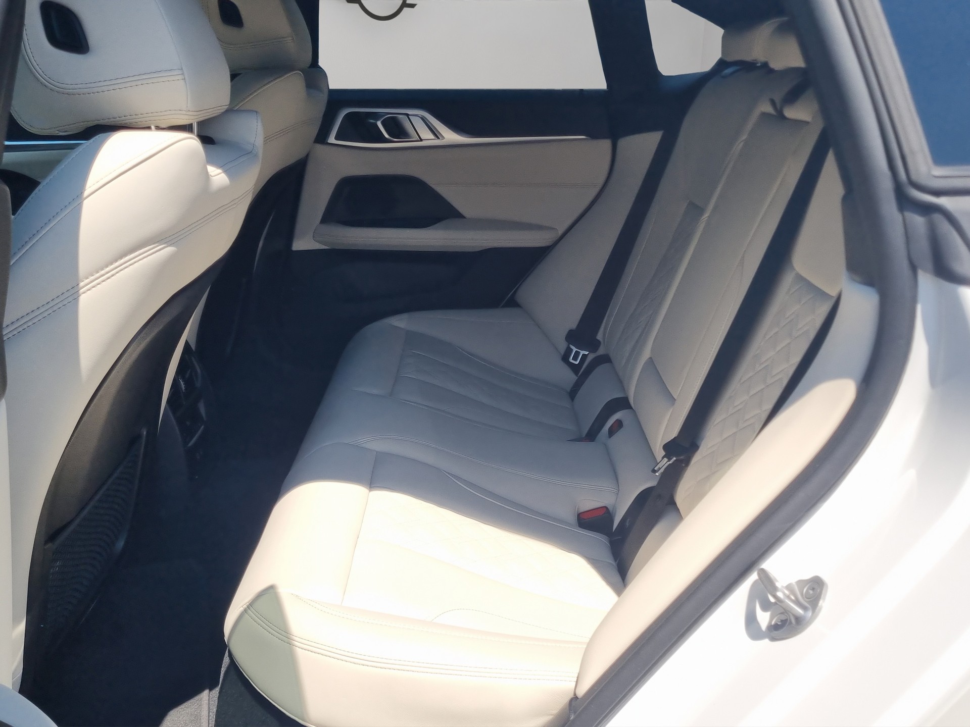BMW i4 M50-image-19