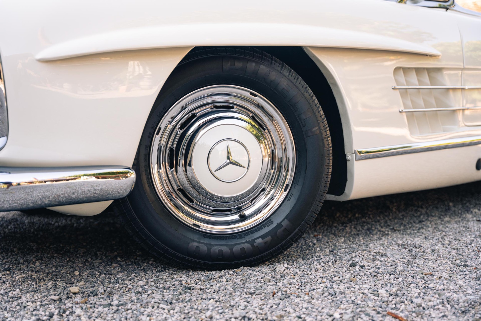 MERCEDES-BENZ 300 SL Roadster-image-8