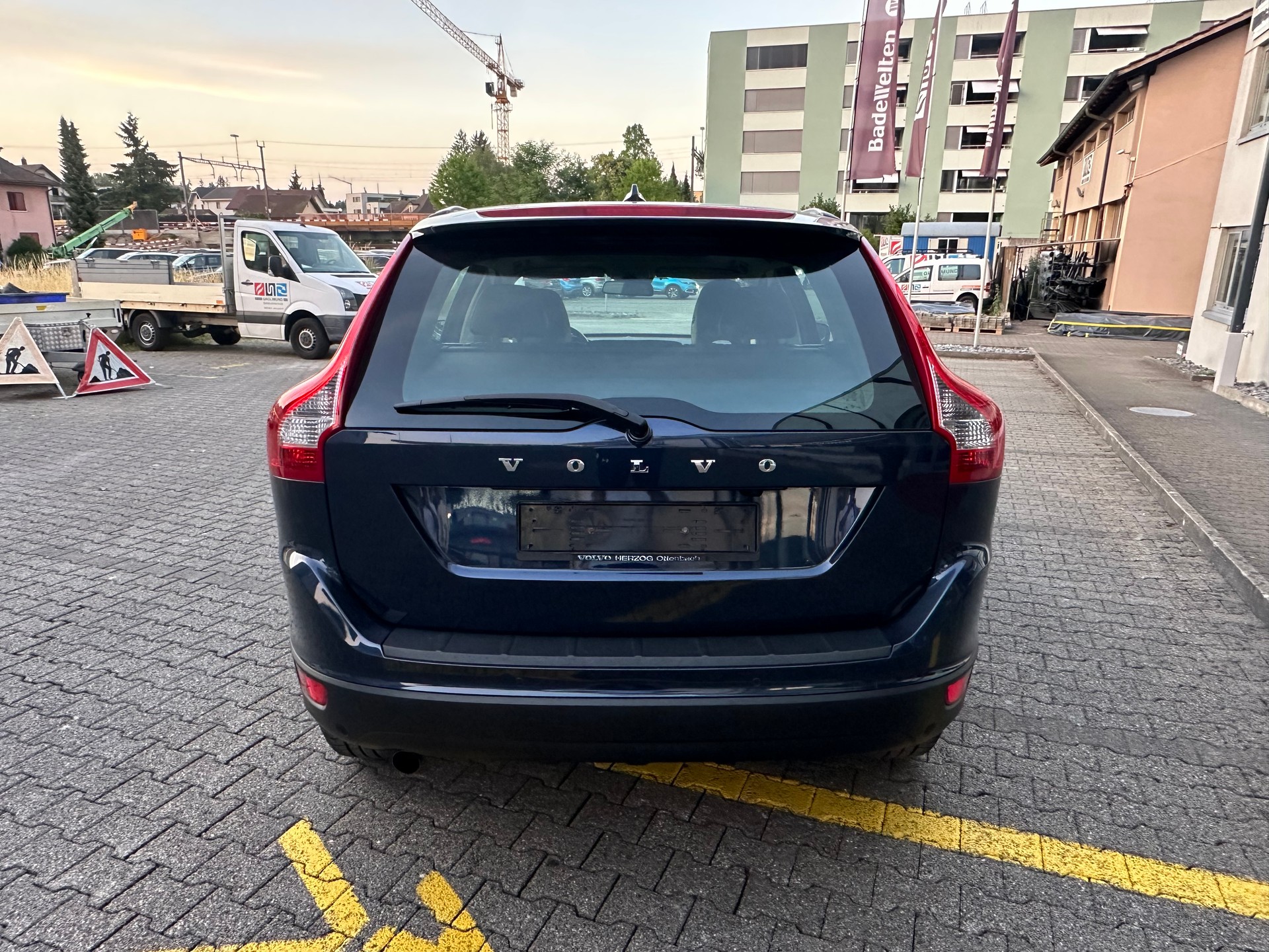 VOLVO XC60 D4 Summum Geartronic-image-3