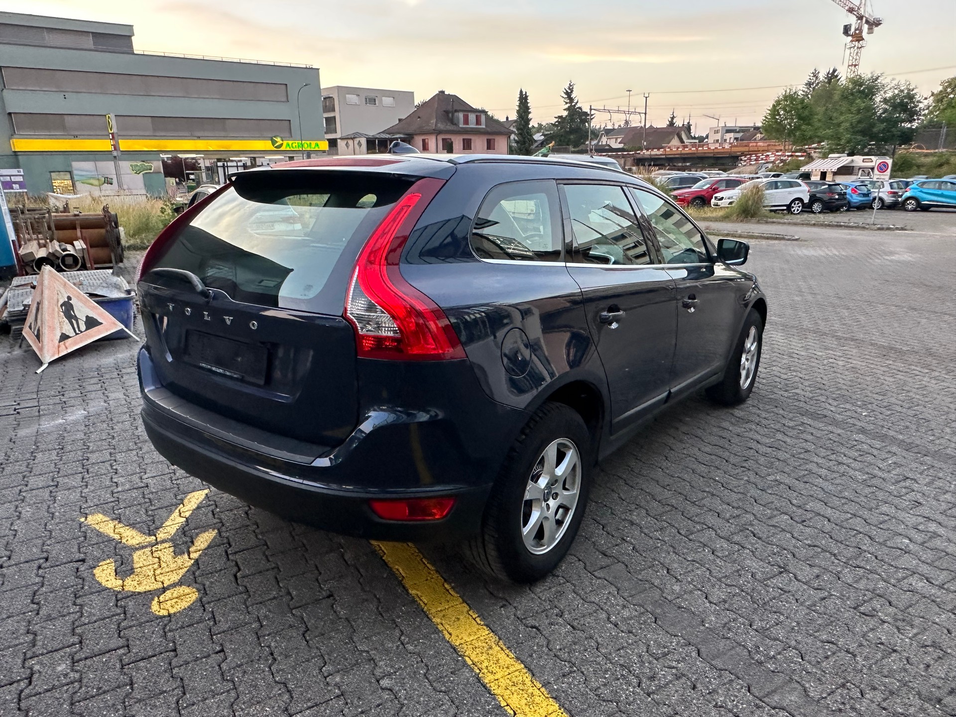 VOLVO XC60 D4 Summum Geartronic-image-4