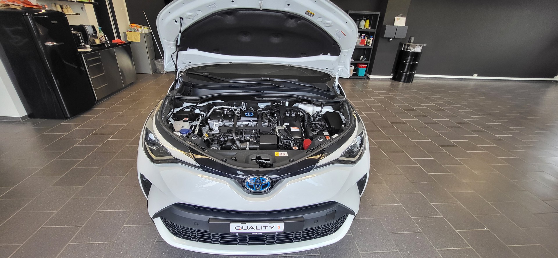 TOYOTA C-HR 1.8 HSD CVT Trend-image-16