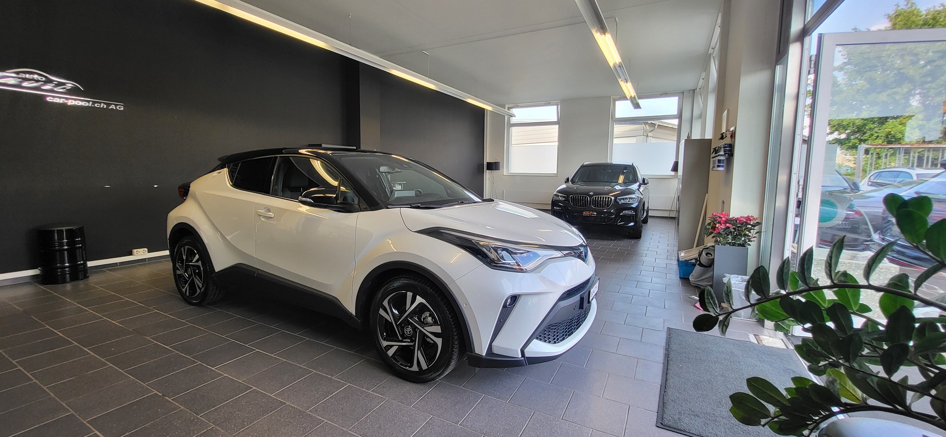 TOYOTA C-HR 1.8 HSD CVT Trend-image-2